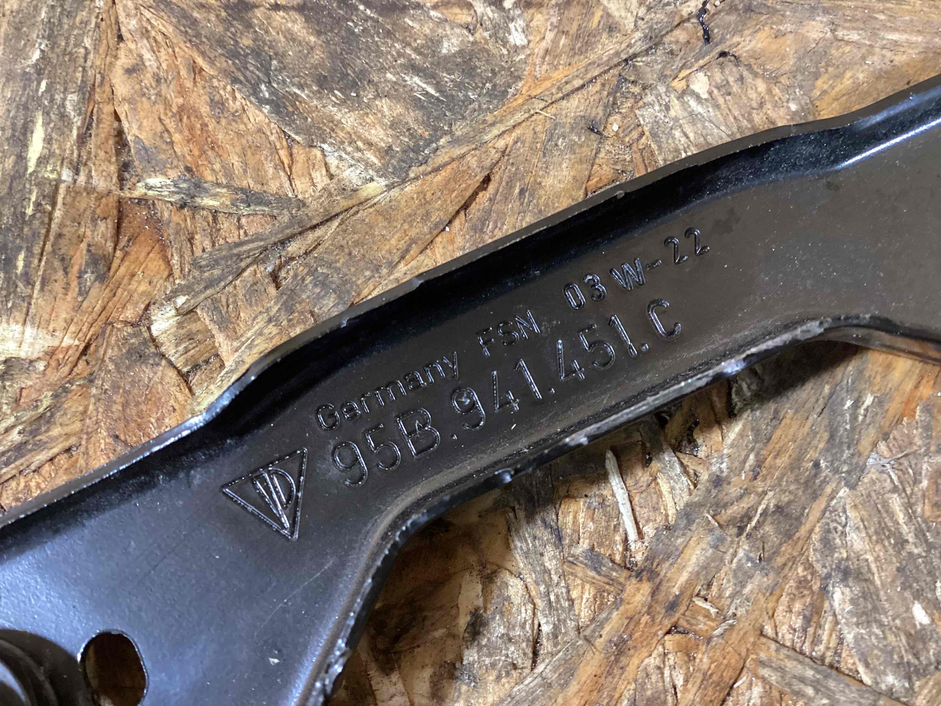 Крепление, кронштейн Porsche Macan 020326-109