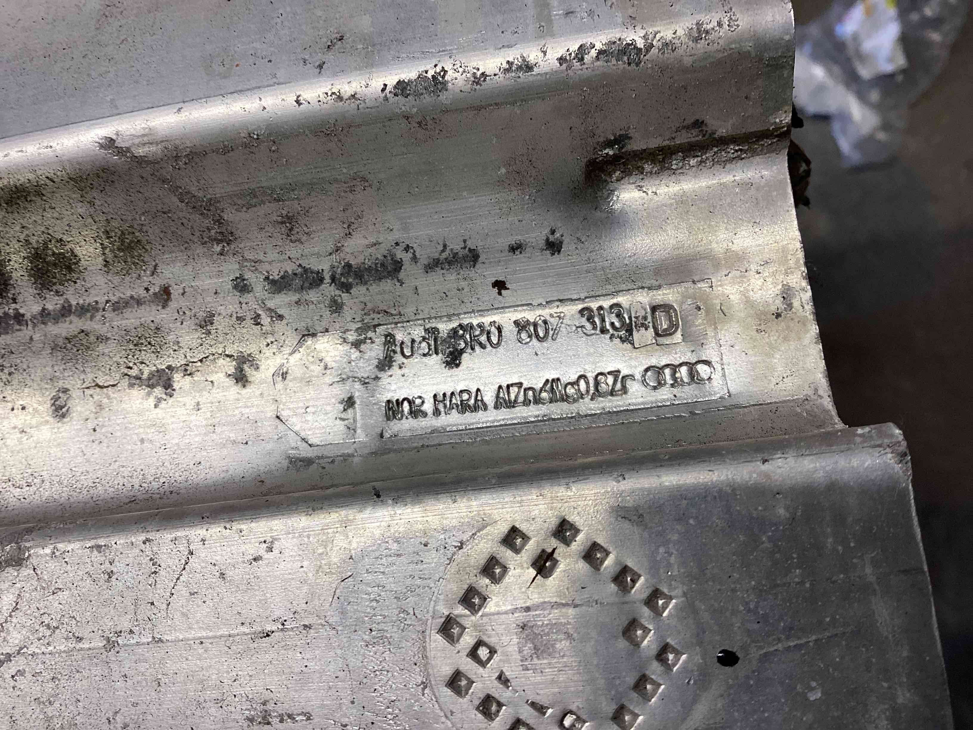 Бампер задний Porsche Macan 020426-102