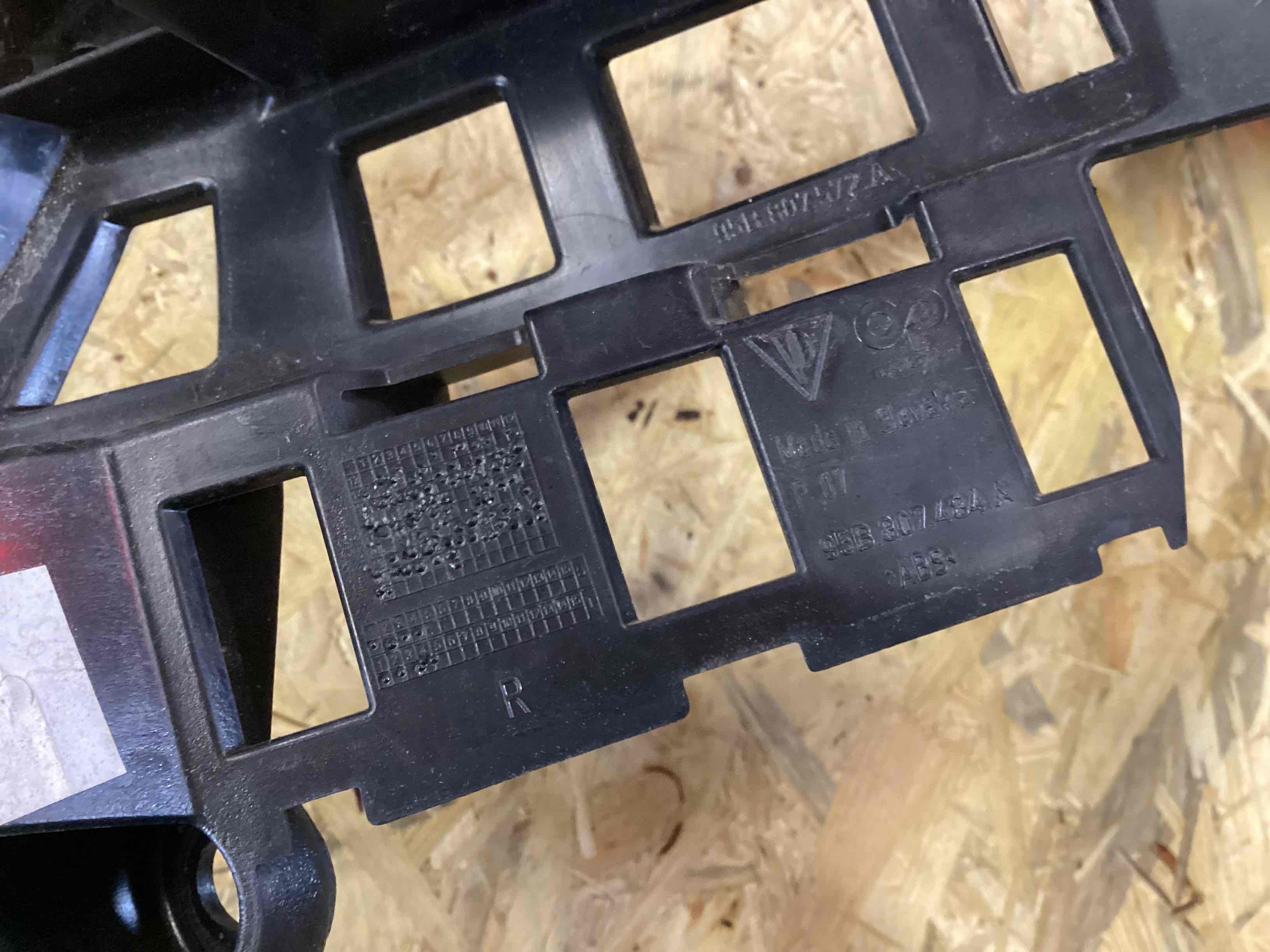 Бампер задний Porsche Macan 020426-102