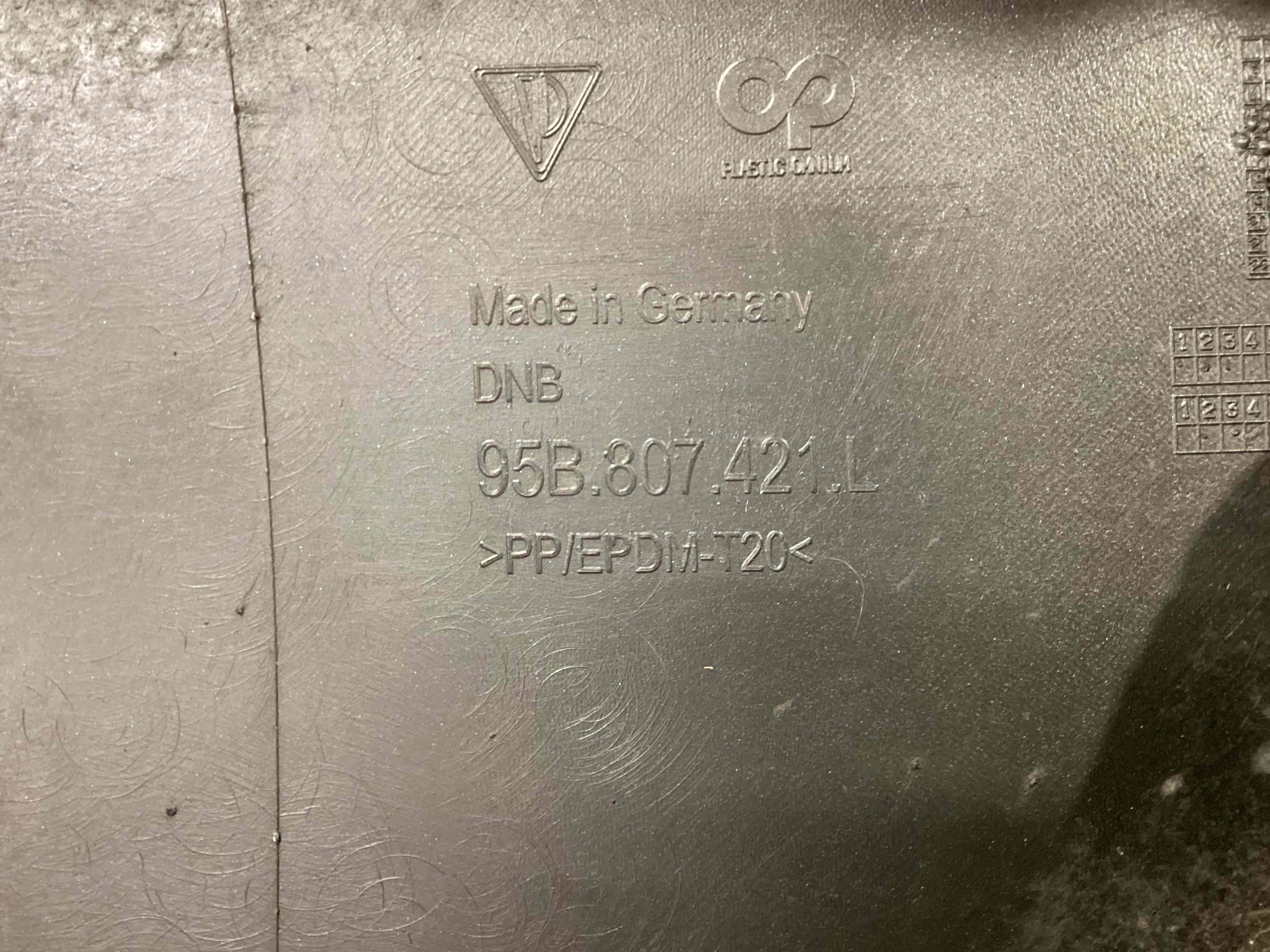 Бампер задний Porsche Macan 020426-102