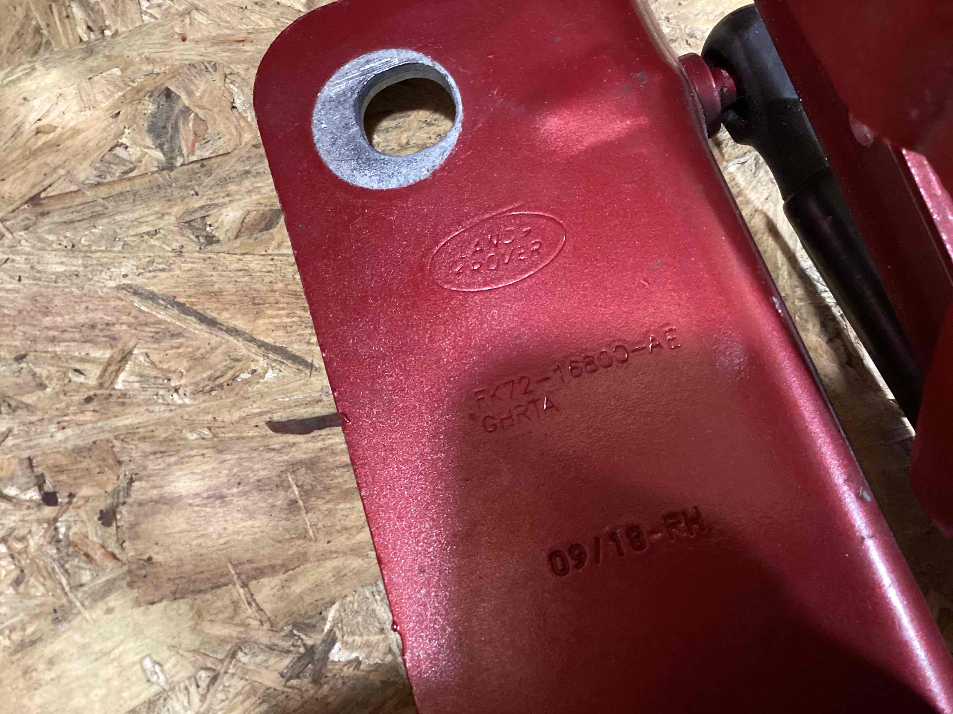 Капот Land Rover Discovery Sport L550 020426-103