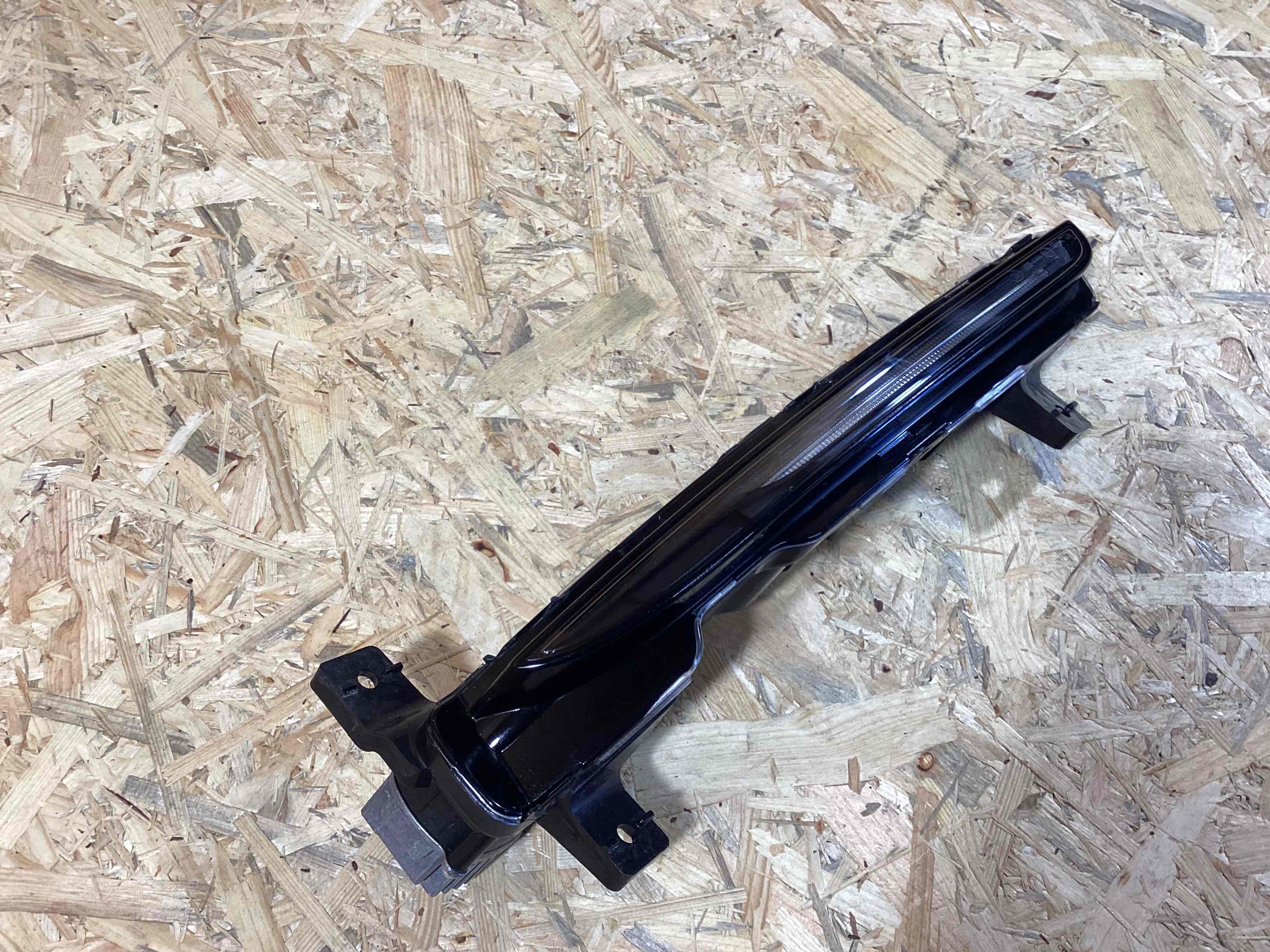 Фара противотуманная Porsche Boxster 718 020426-105