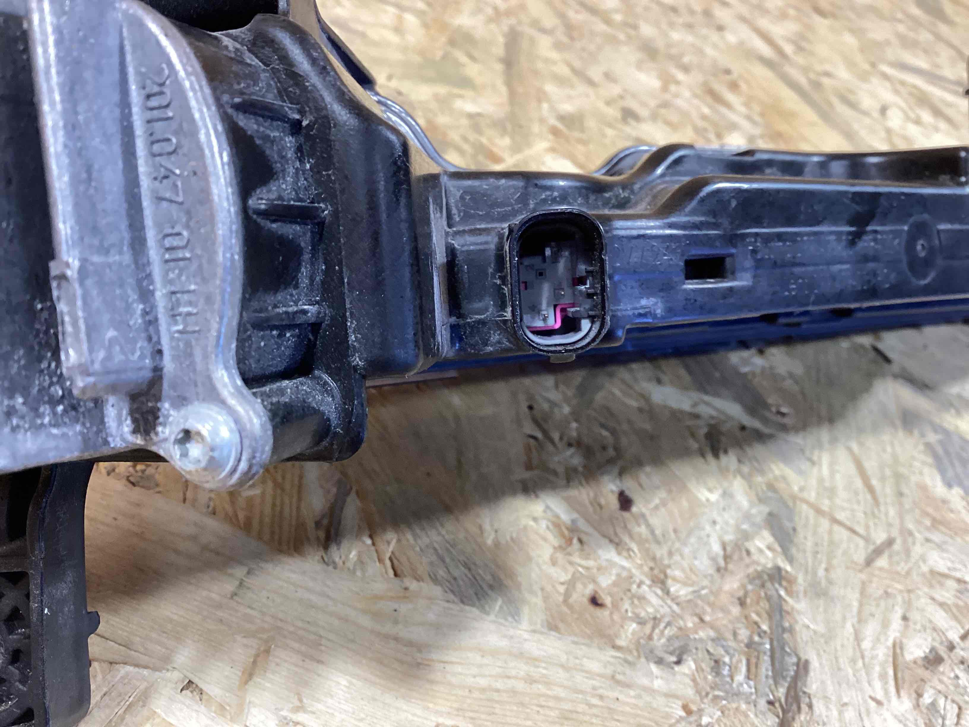 Фара противотуманная Porsche Boxster 718 020426-105