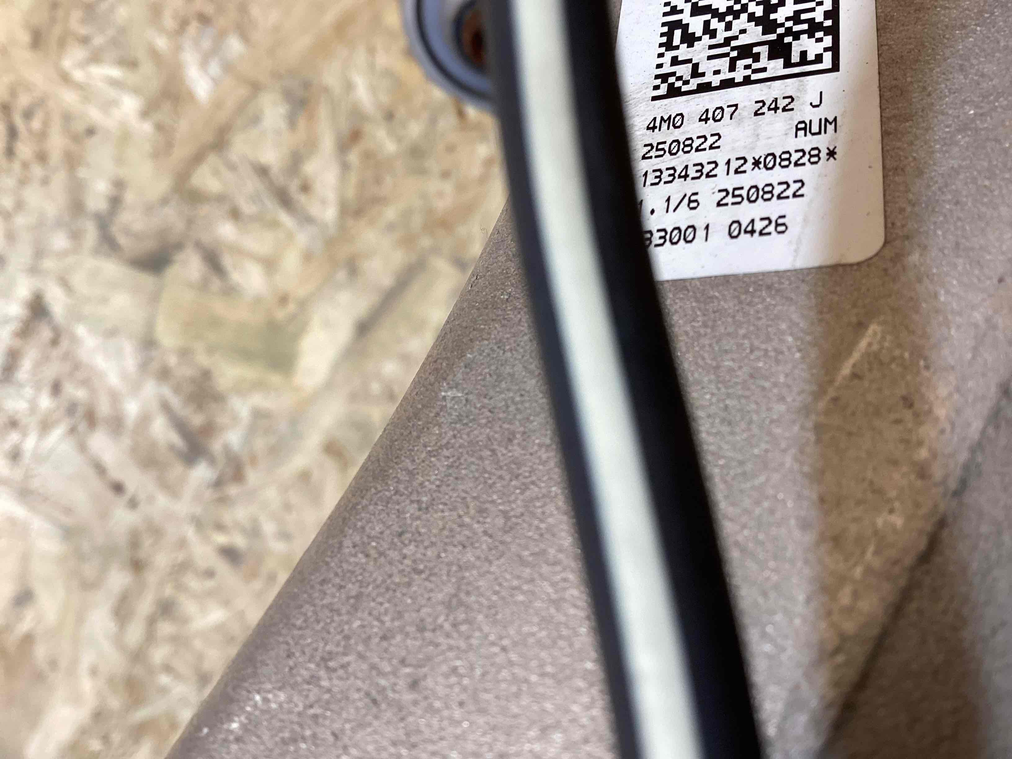 Кулак поворотный правый Porsche Cayenne 020426-106