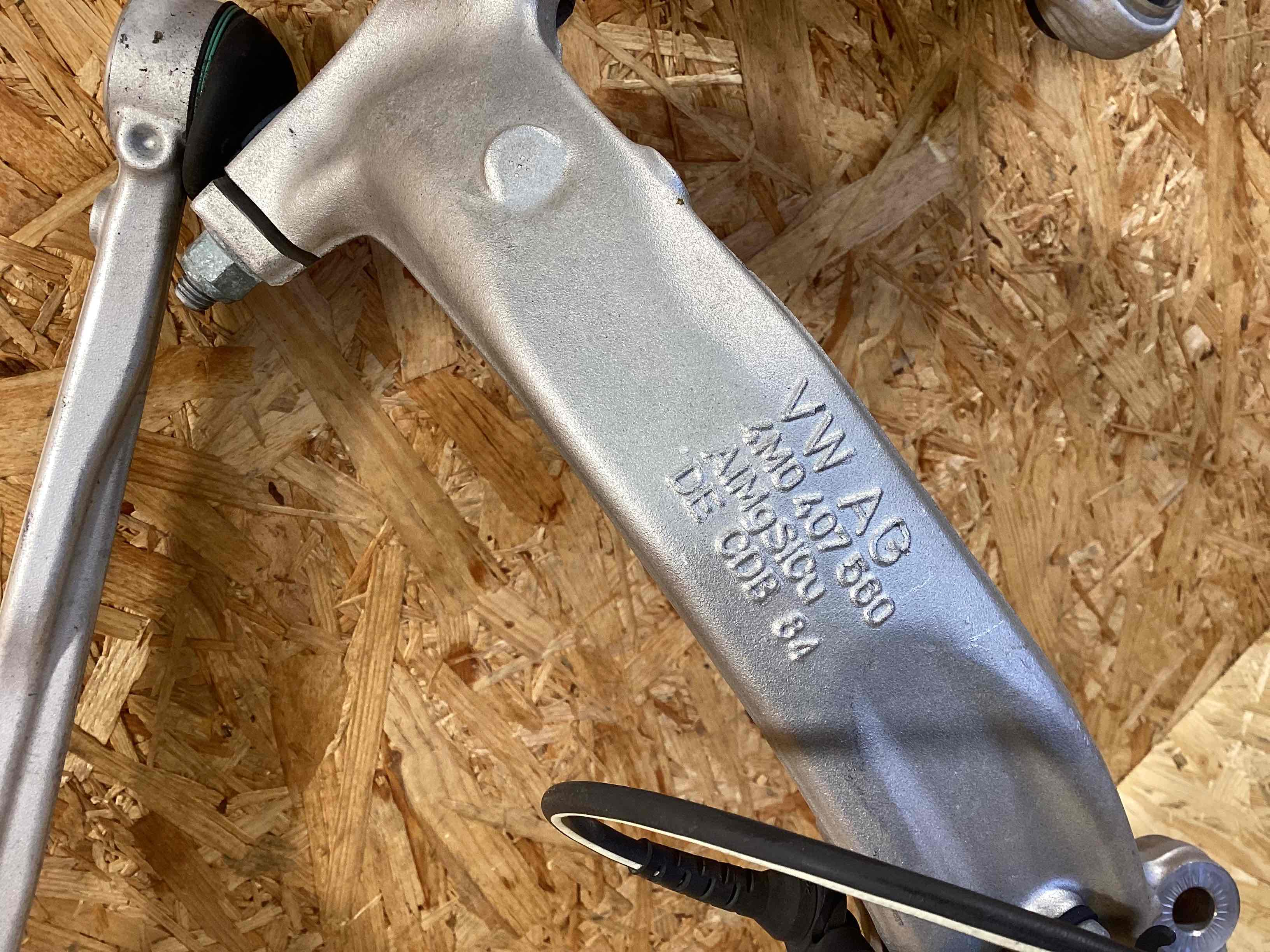 Кулак поворотный правый Porsche Cayenne 020426-106