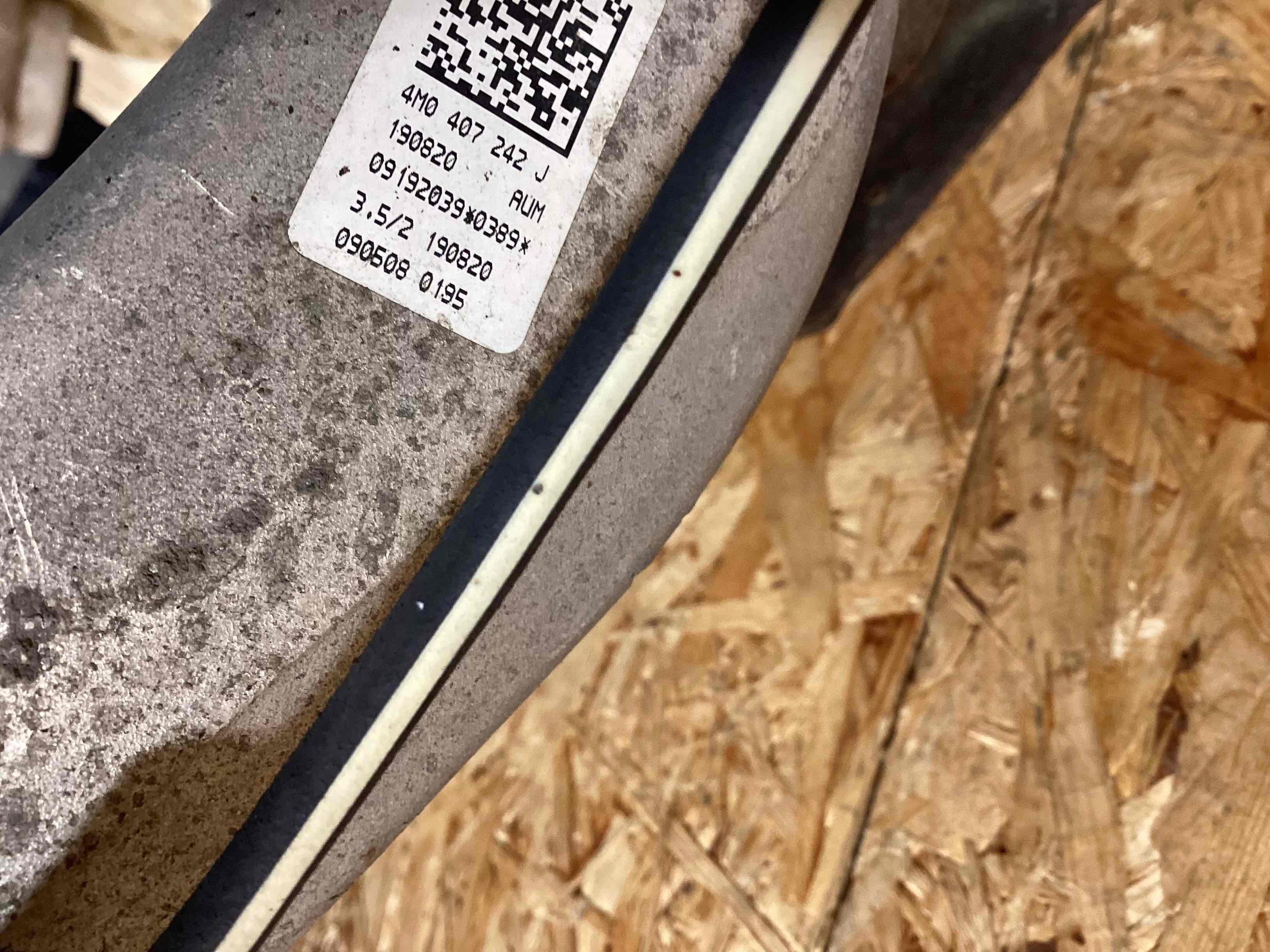 Кулак поворотный правый Porsche Cayenne 020426-107