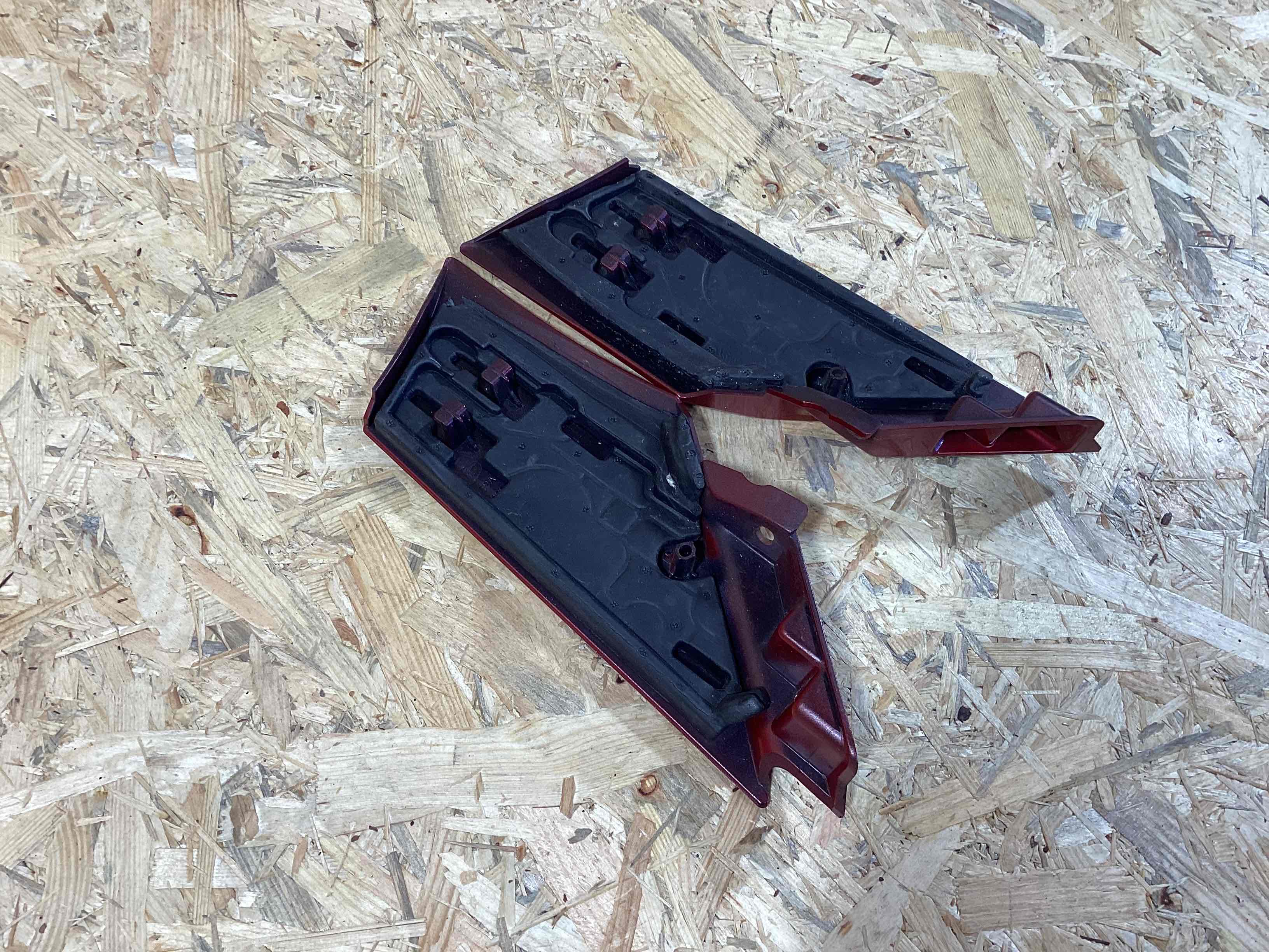 Молдинг крыла, решетки и жабры крыла Land Rover Discovery Sport L550 020426-109