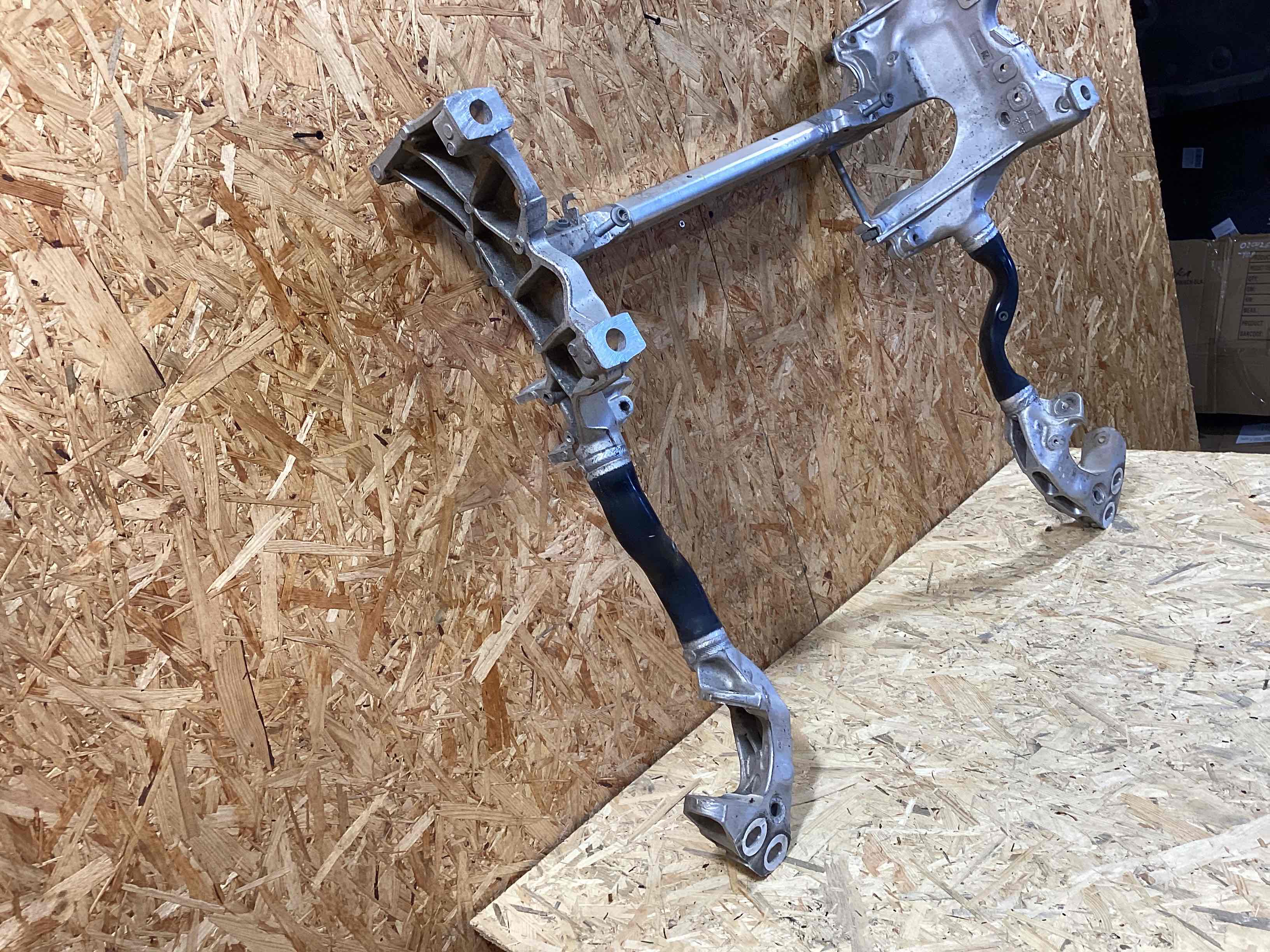 Балка подвески передняя (подрамник) Porsche Cayenne 020426-111