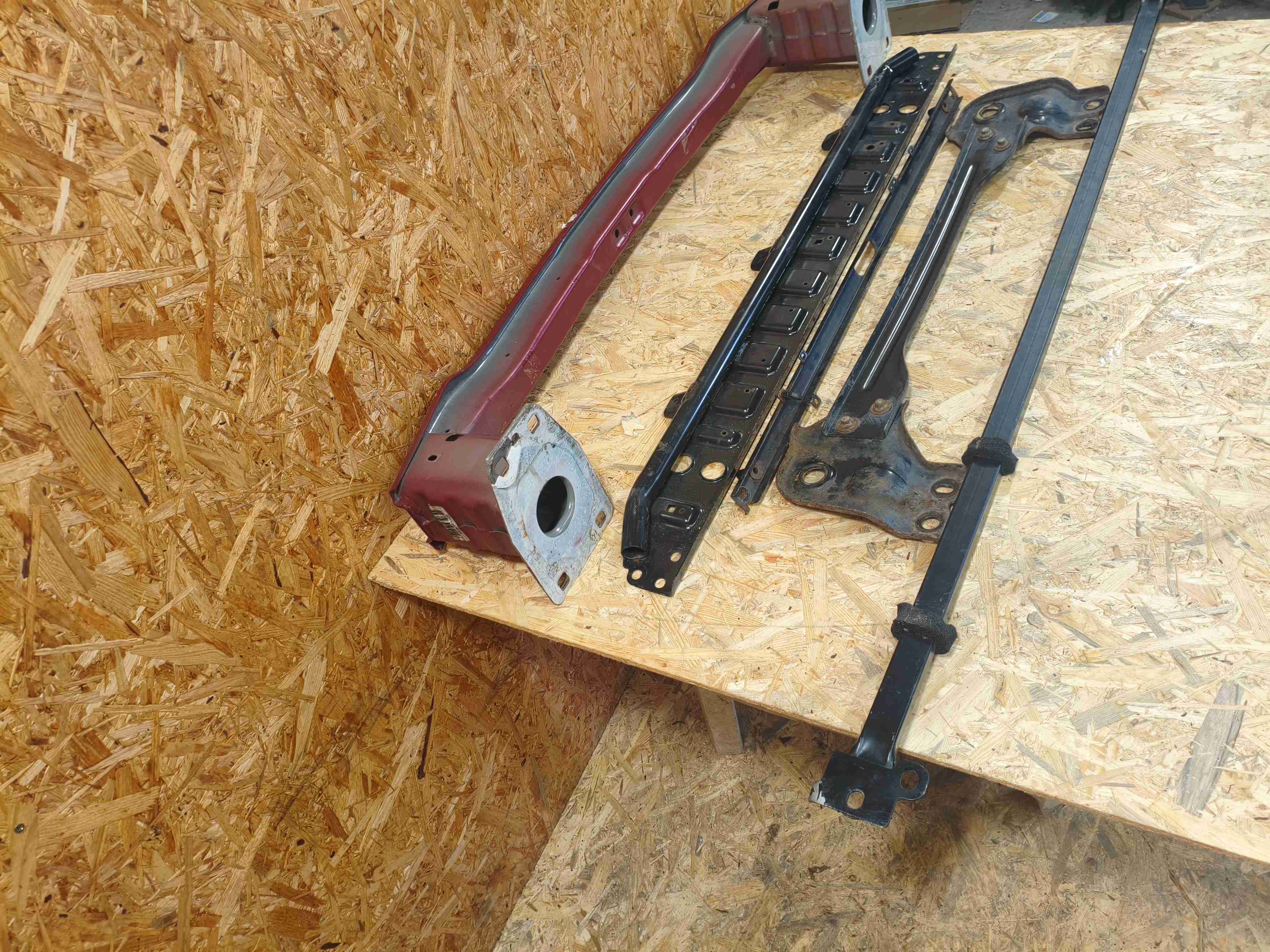 Усилитель бампера переднего Land Rover Discovery Sport L550 020426-115