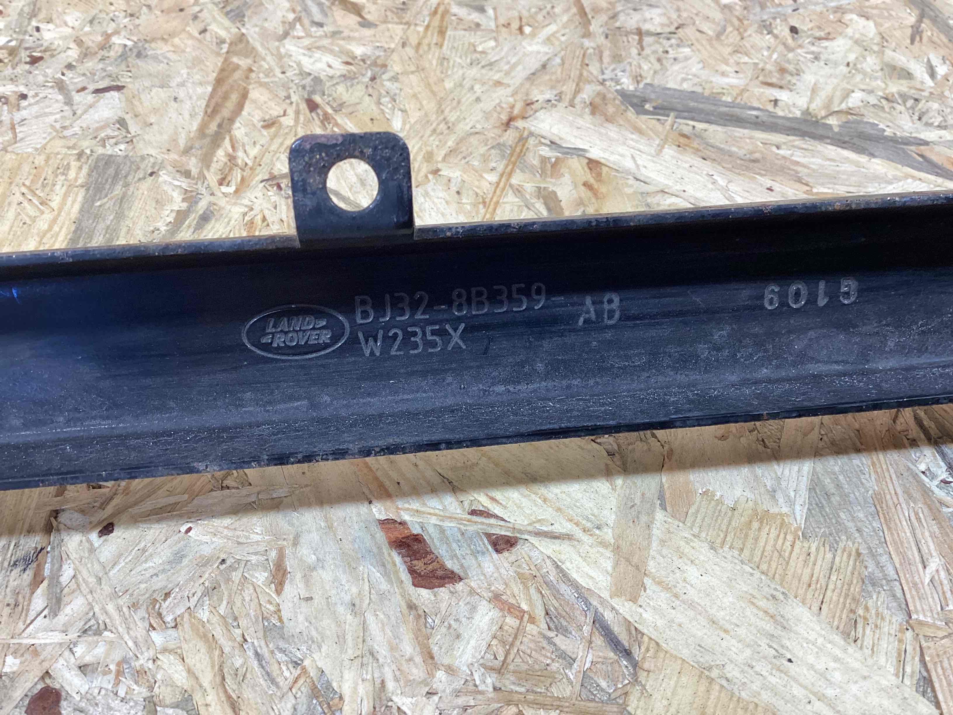 Крепление, кронштейн Land Rover Discovery Sport L550 020426-116