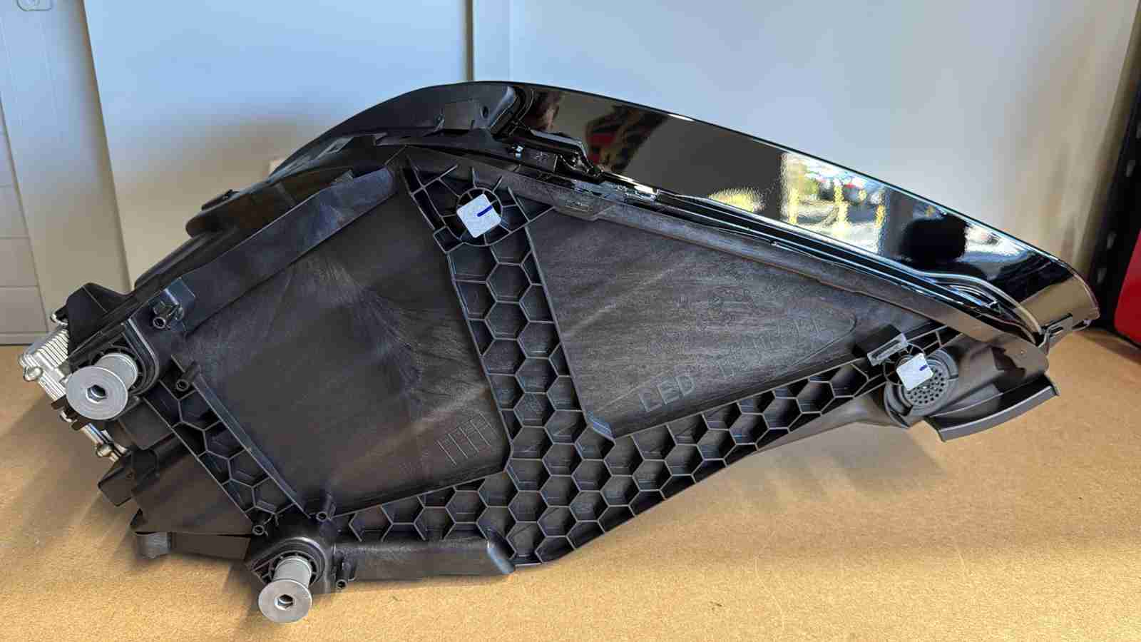 Фара правая Porsche Cayenne 020426-153