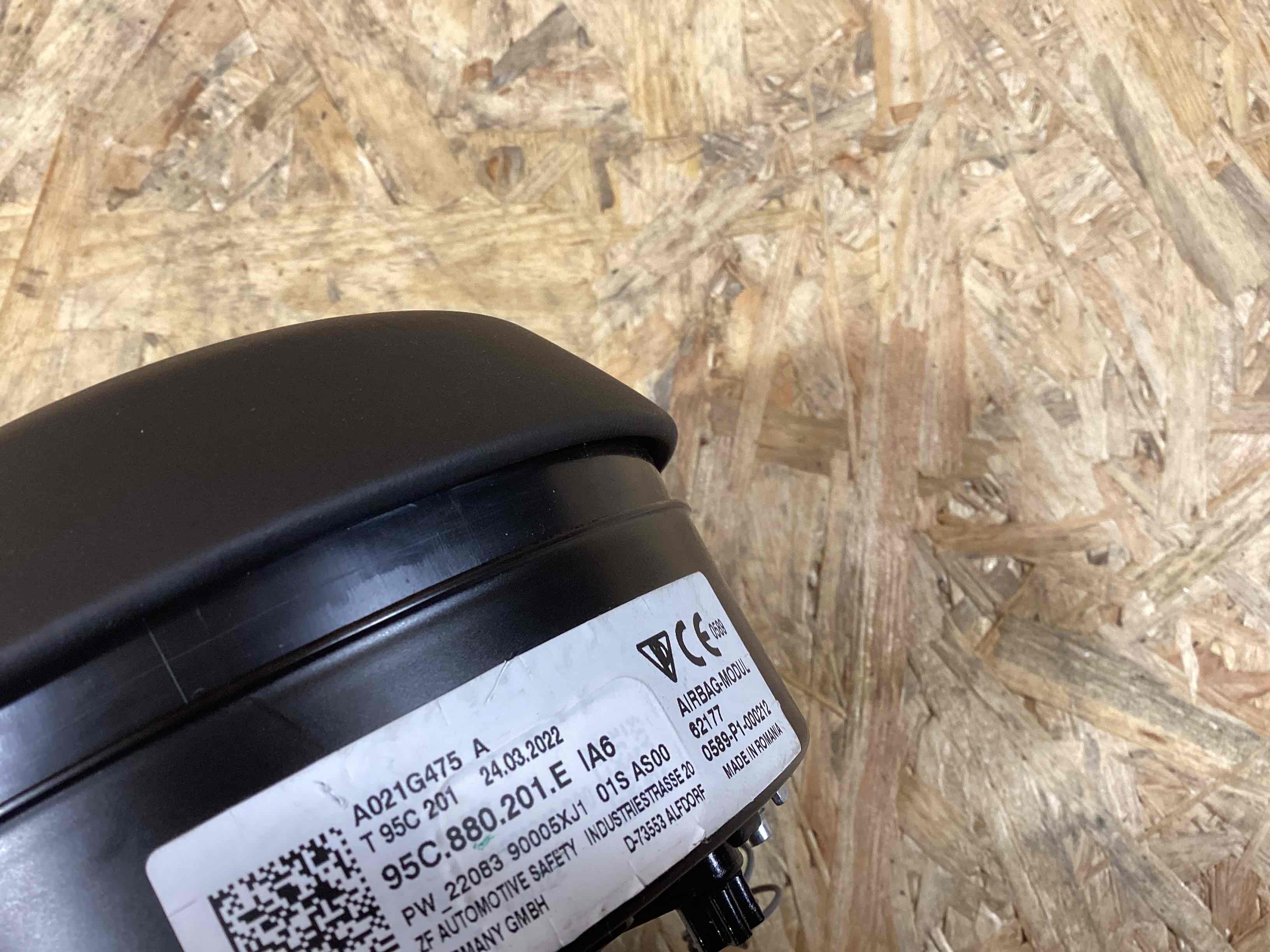 Подушка безопасности водителя Porsche Macan 020626-107