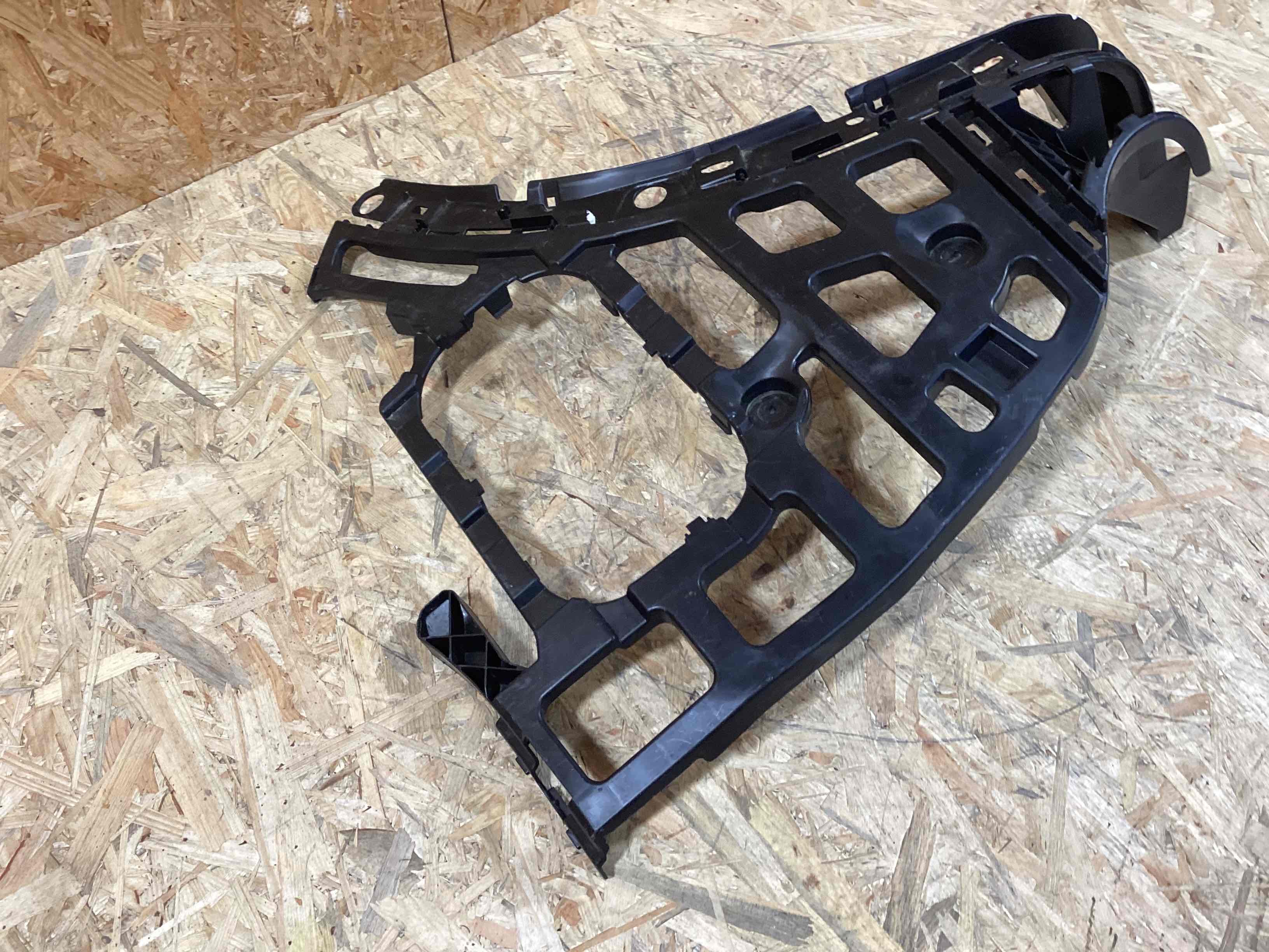 Крепление бампера Porsche Cayenne 020626-127