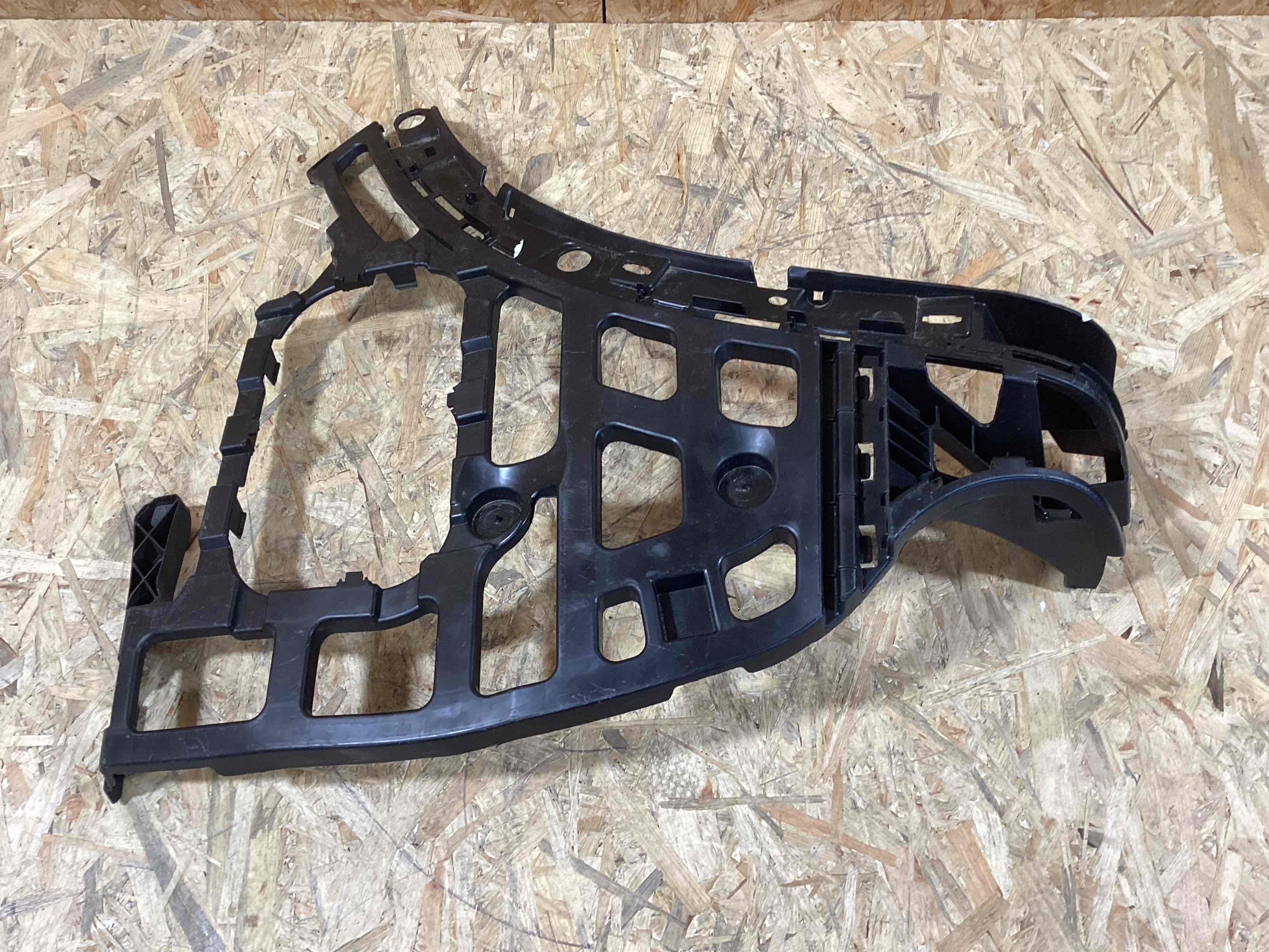 Крепление бампера Porsche Cayenne 020626-127