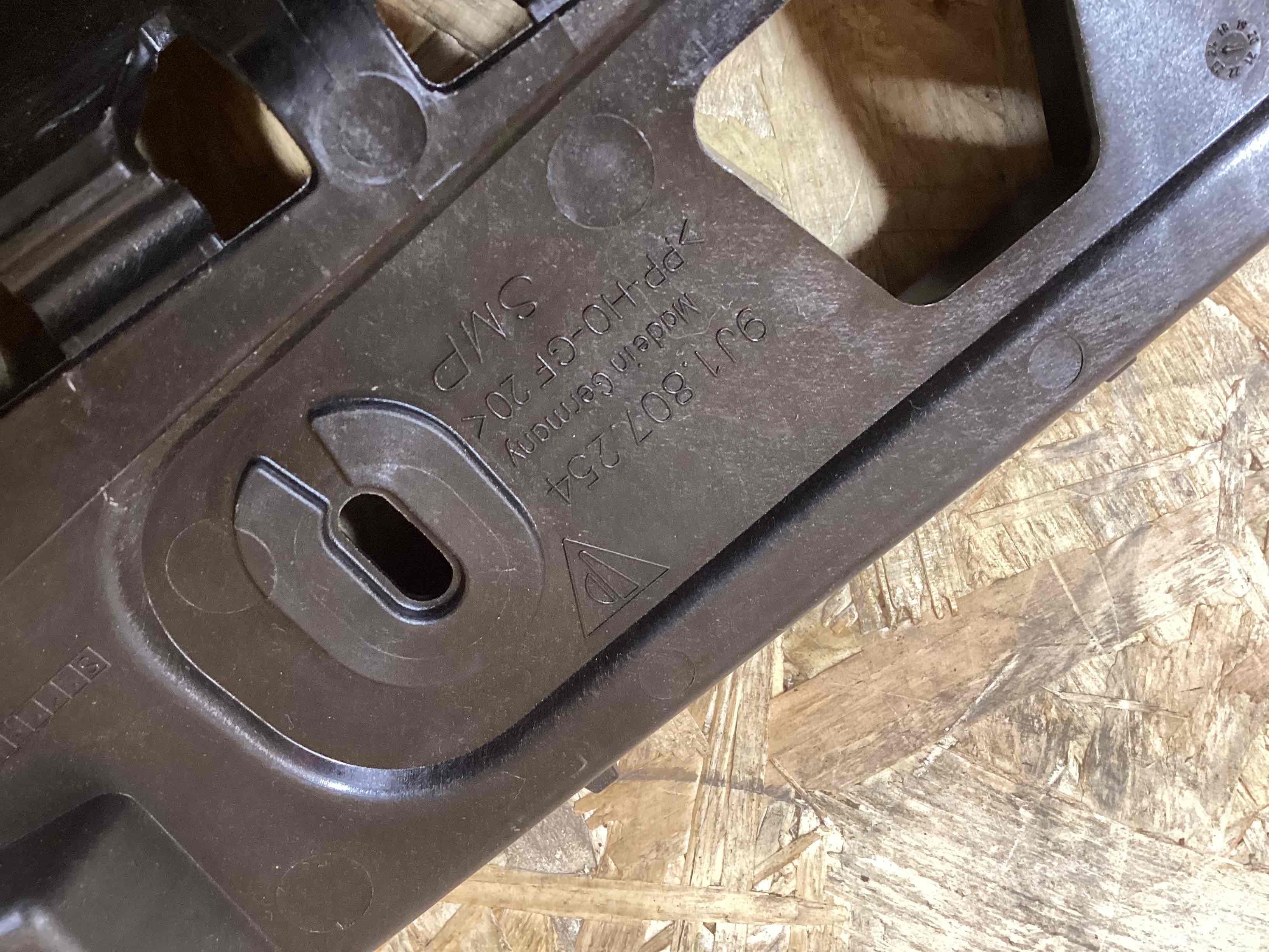 Крепление бампера Porsche Taycan 020626-129