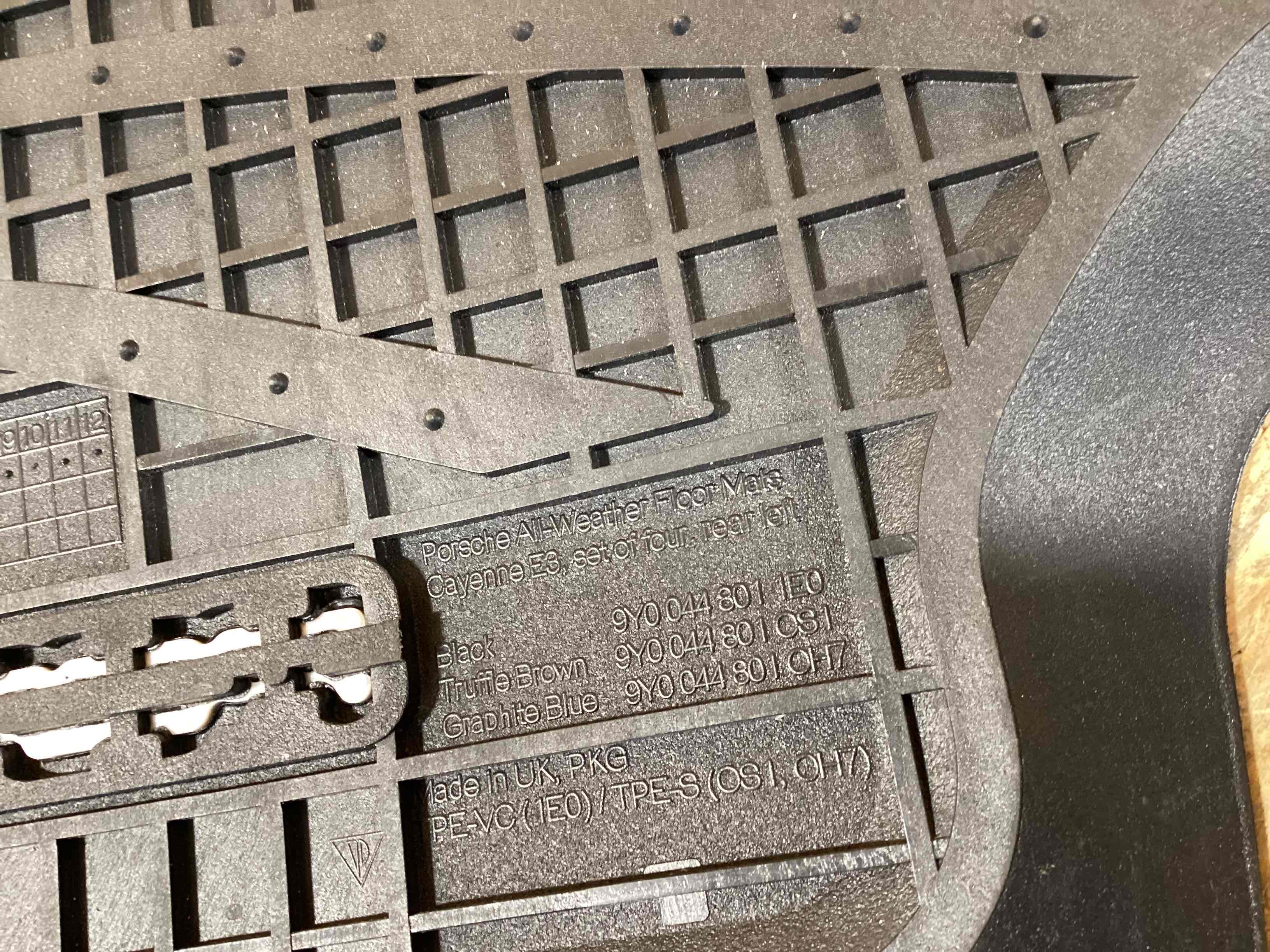 Коврики и пол салона, комплекты Porsche Cayenne 020726-119