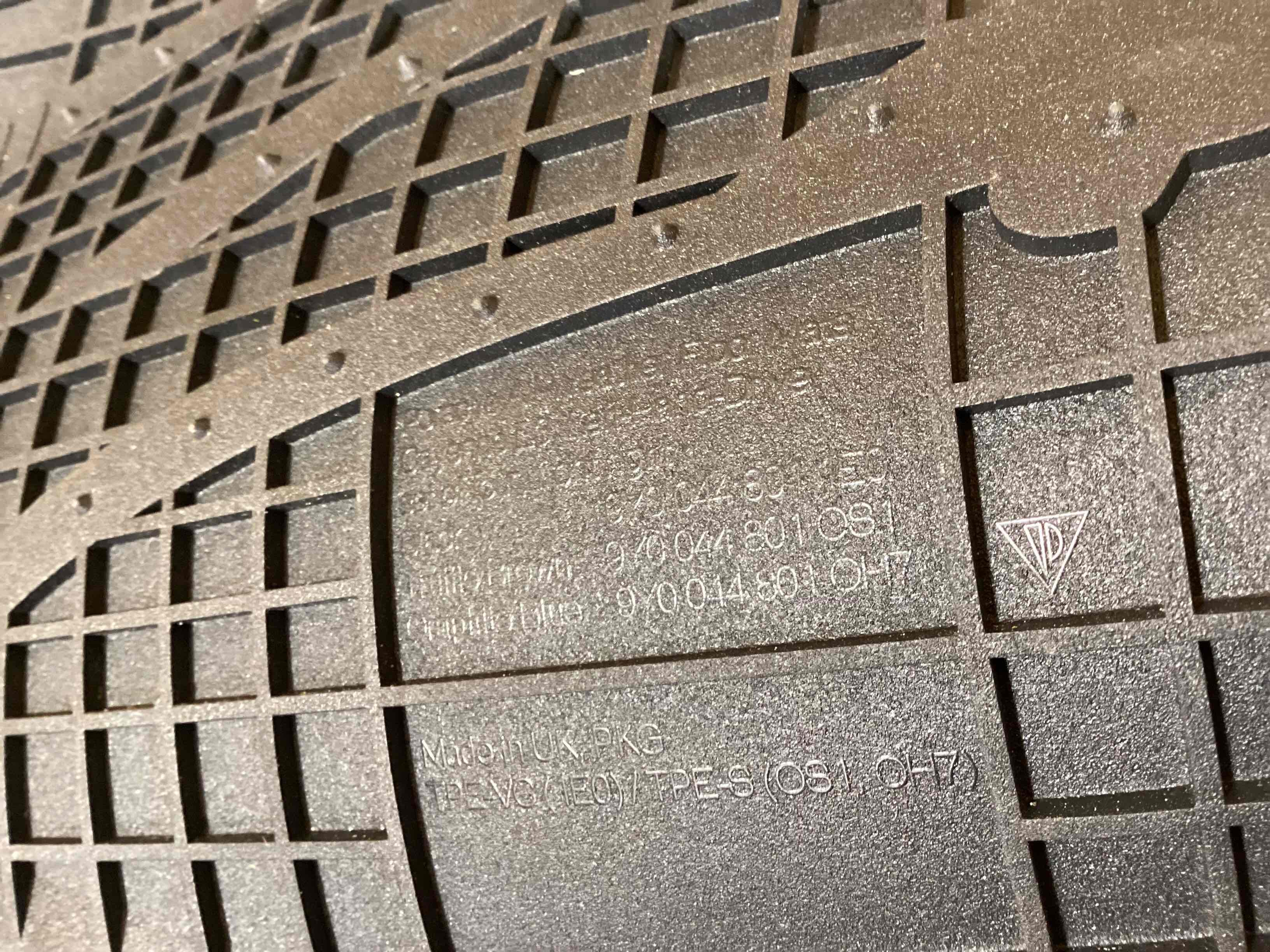 Коврики и пол салона, комплекты Porsche Cayenne 020726-121