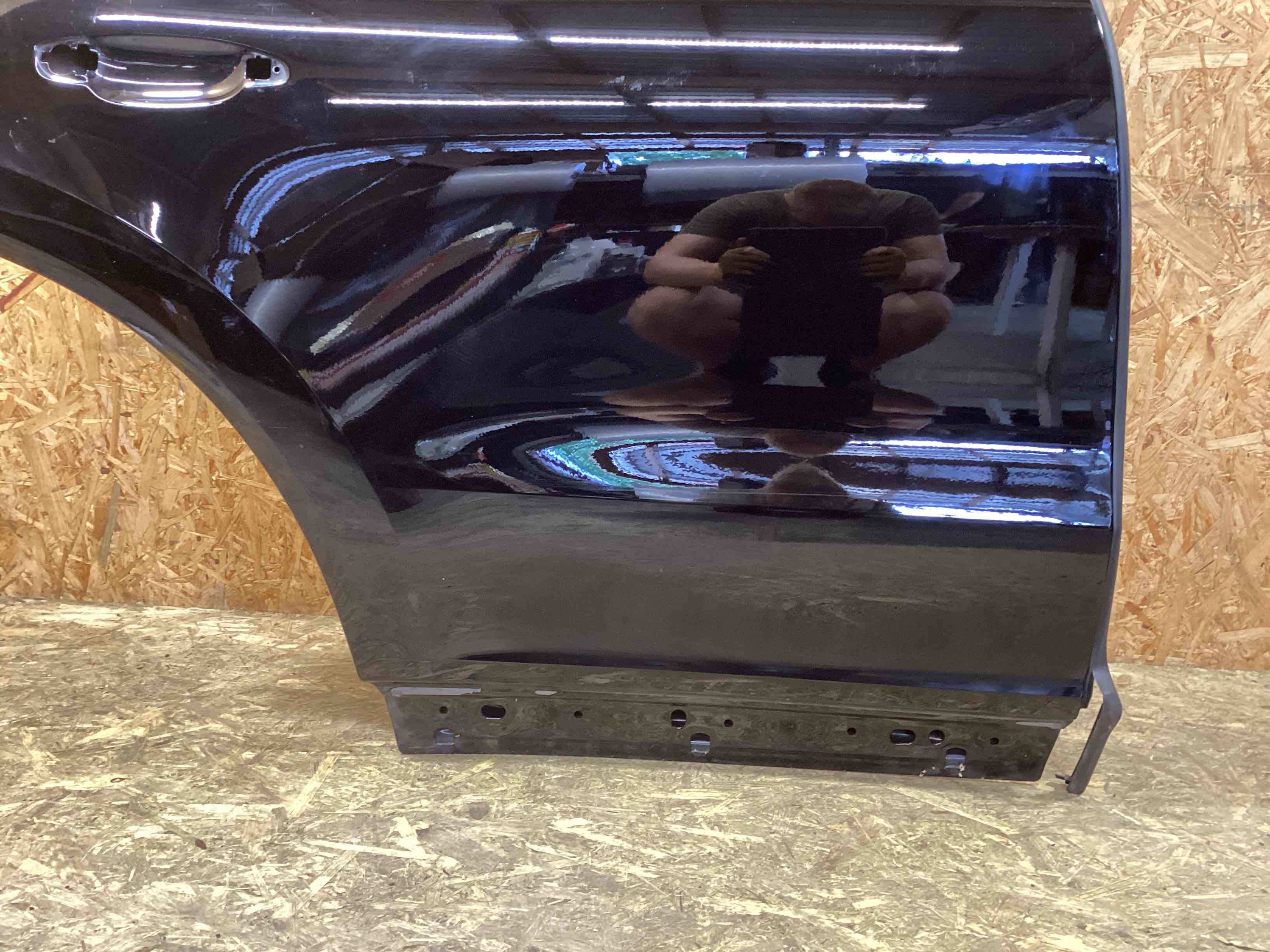 Двері задні праві Porsche Cayenne 020926-101