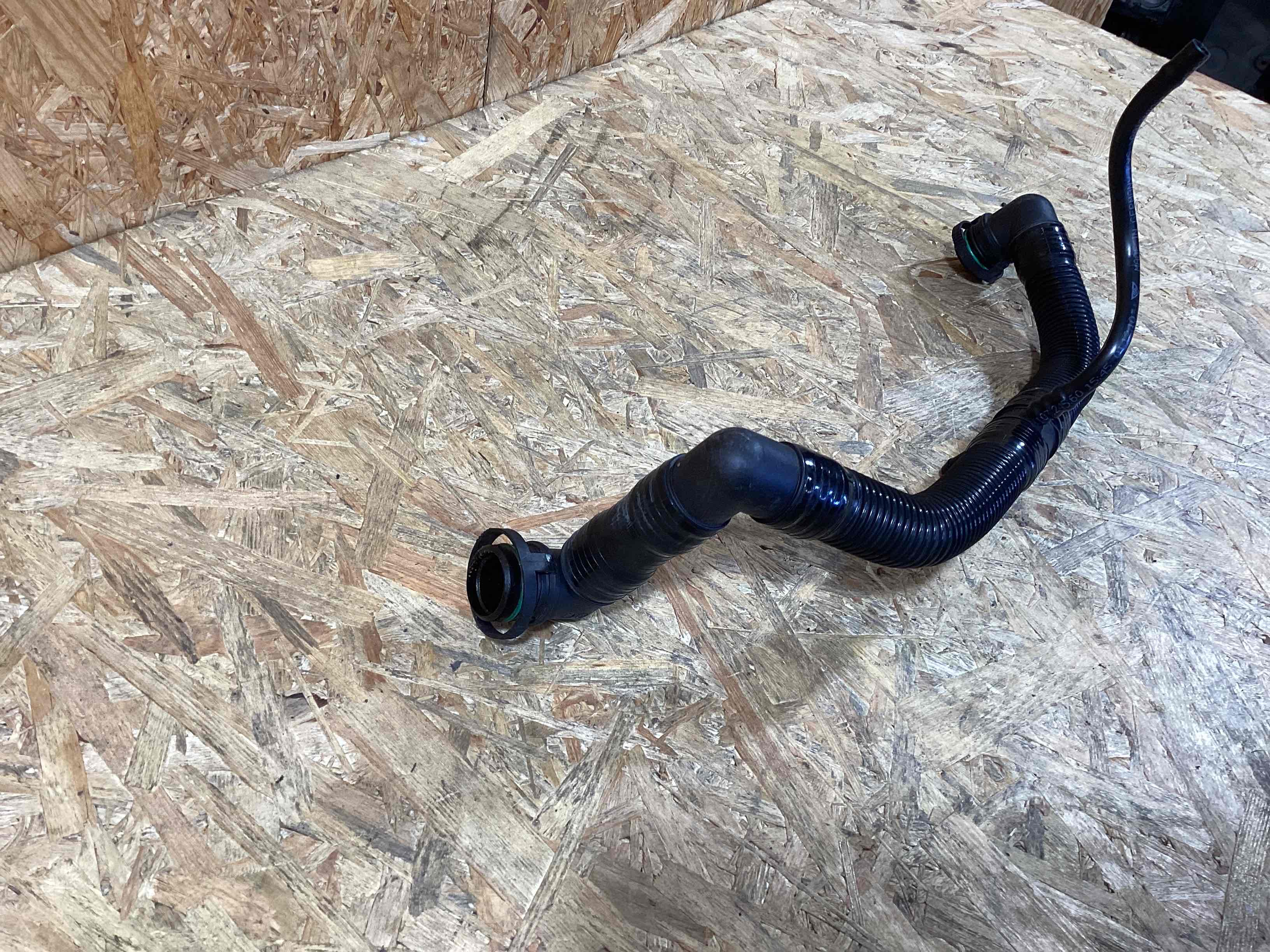 Патрубок Porsche Cayenne 020926-121