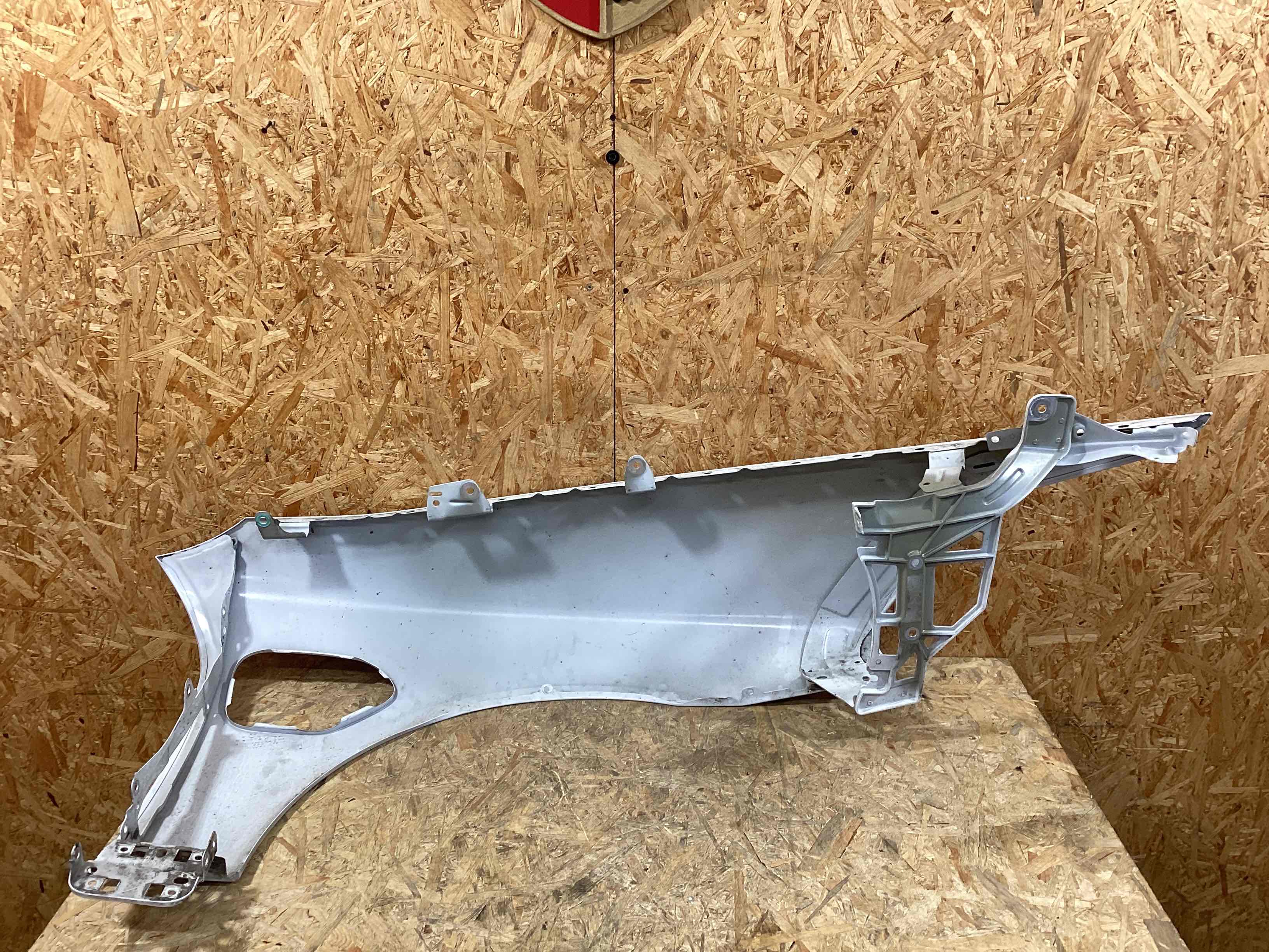 Крило переднє ліве Porsche Taycan 021026-102
