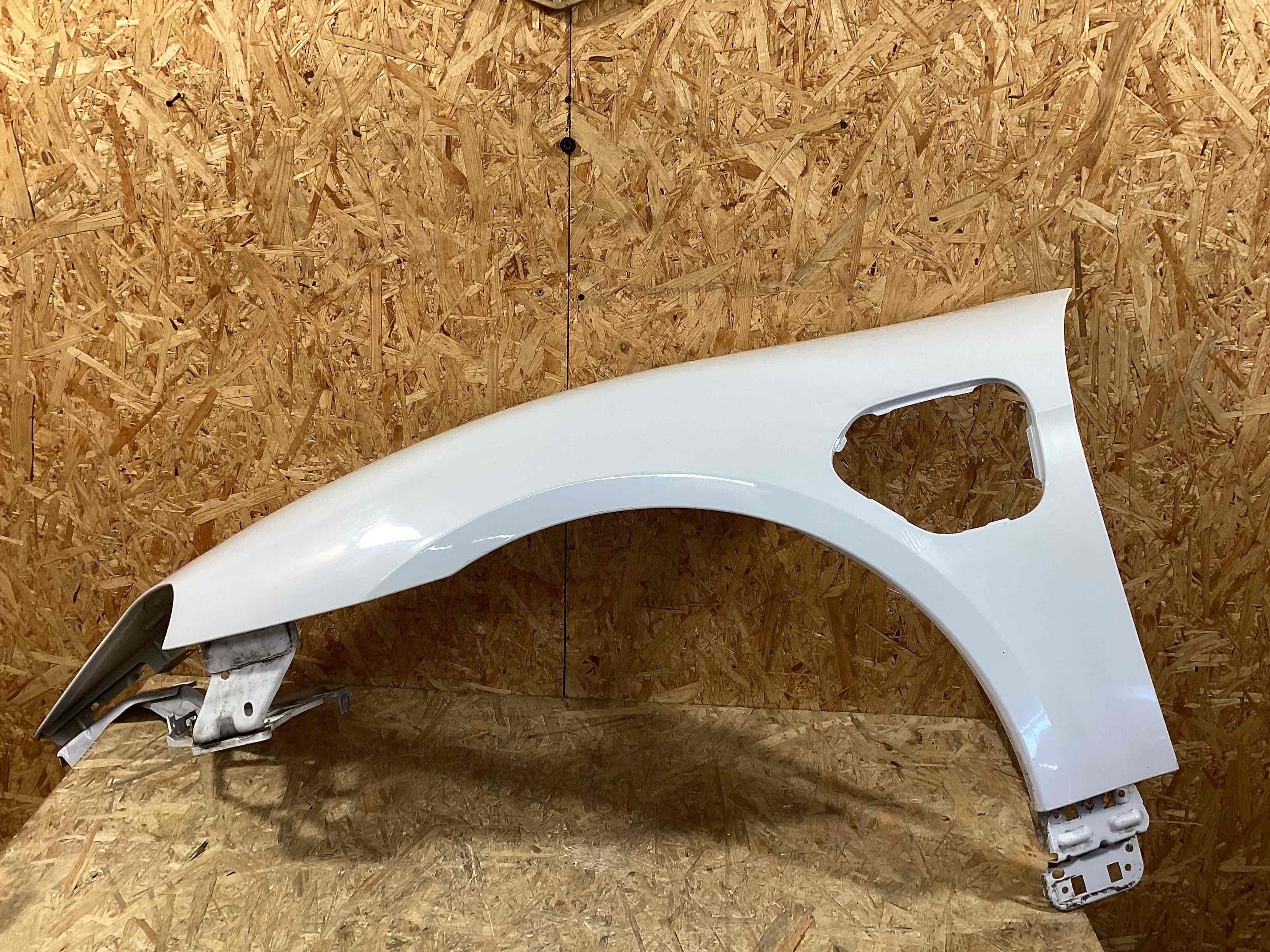 Крило переднє ліве Porsche Taycan 021026-102