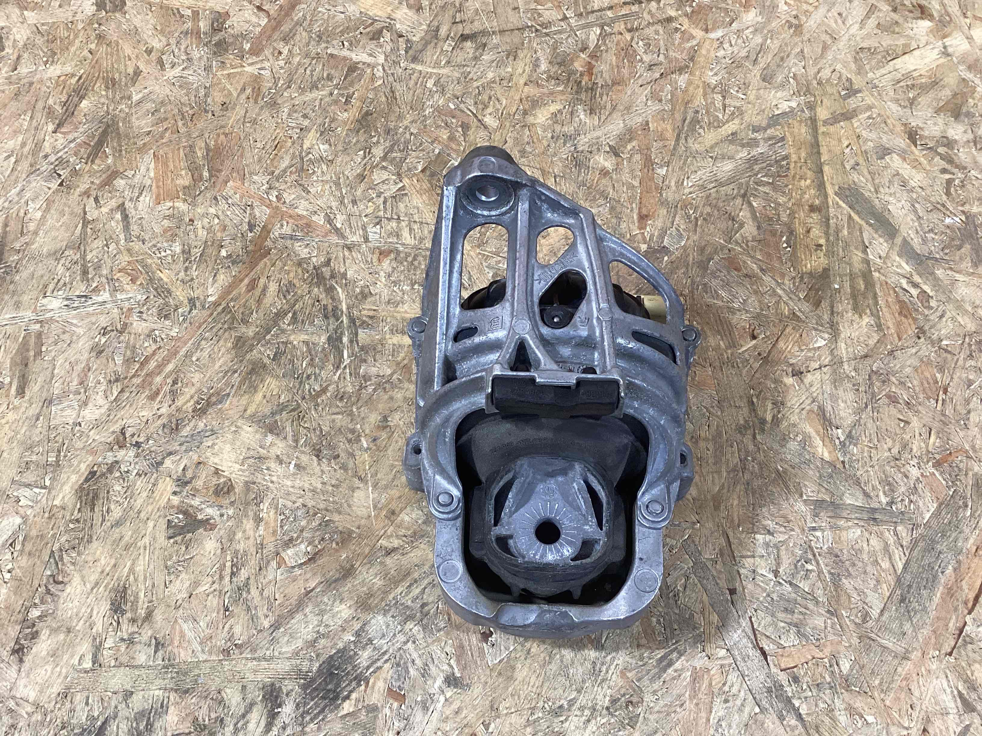 Подушка кріплення двигуна Porsche Cayenne 021026-119