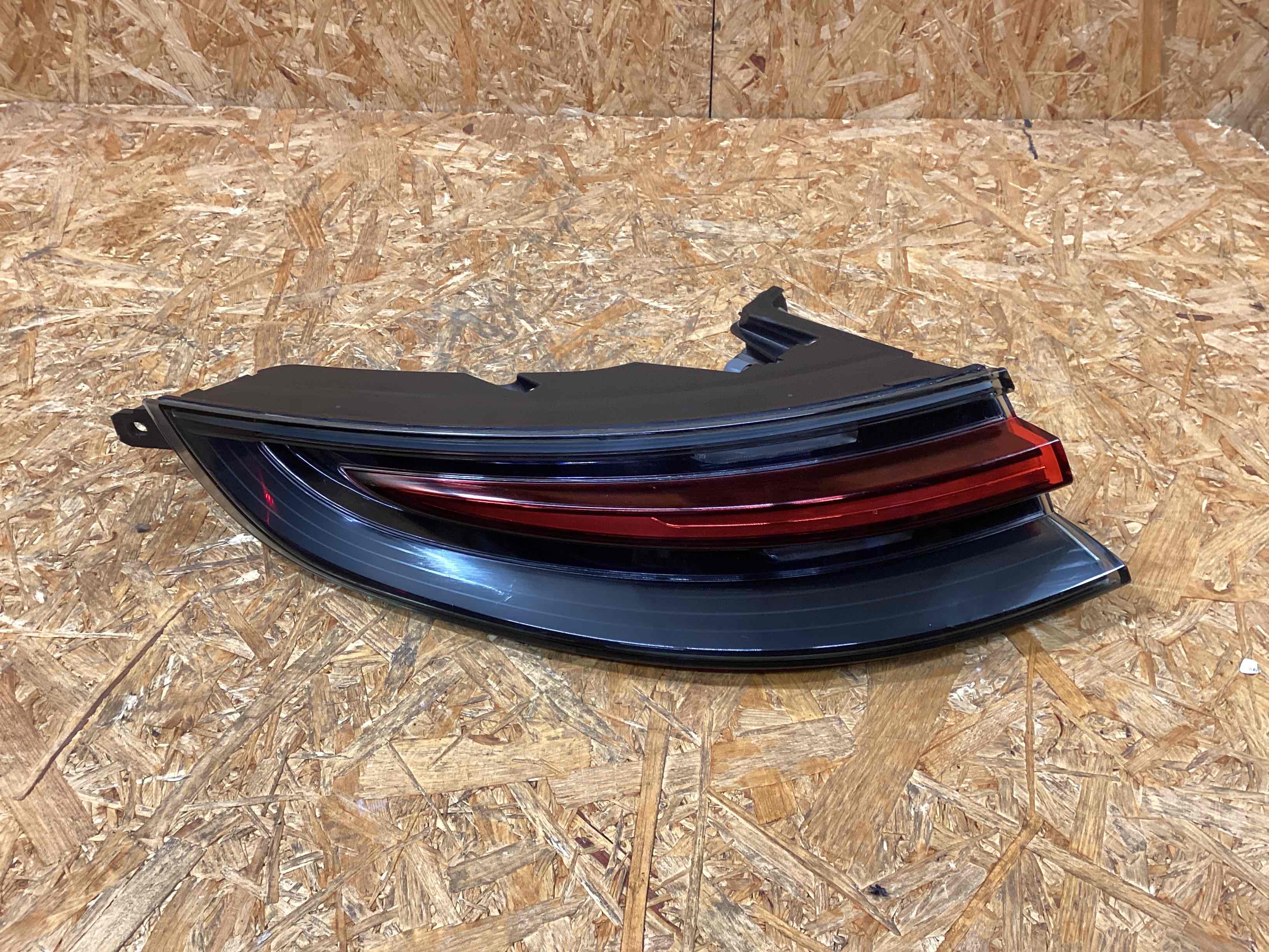 Фонарь задний левый Porsche Panamera 021225-101