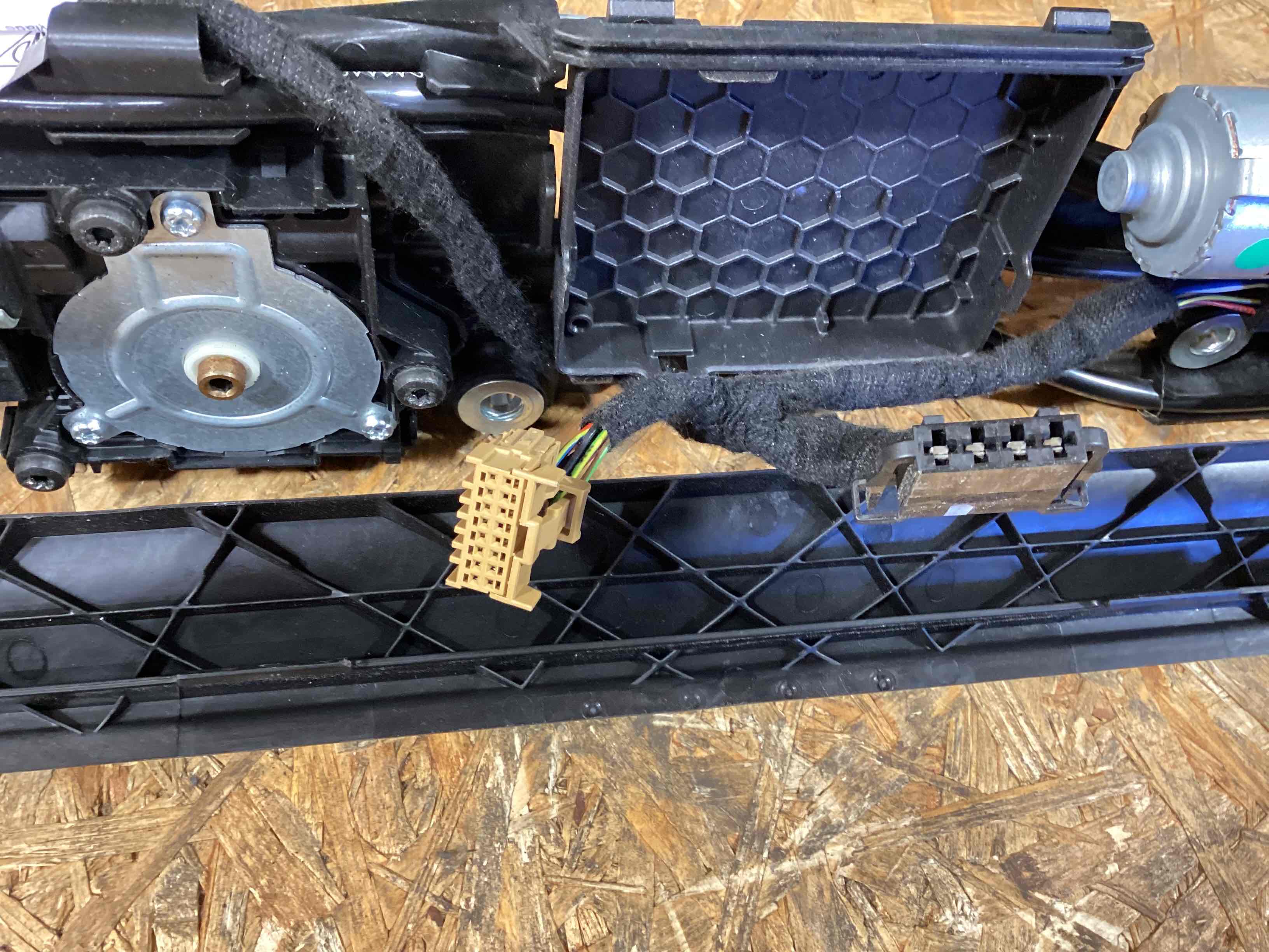 Люк (разное) Porsche Panamera 030326-101