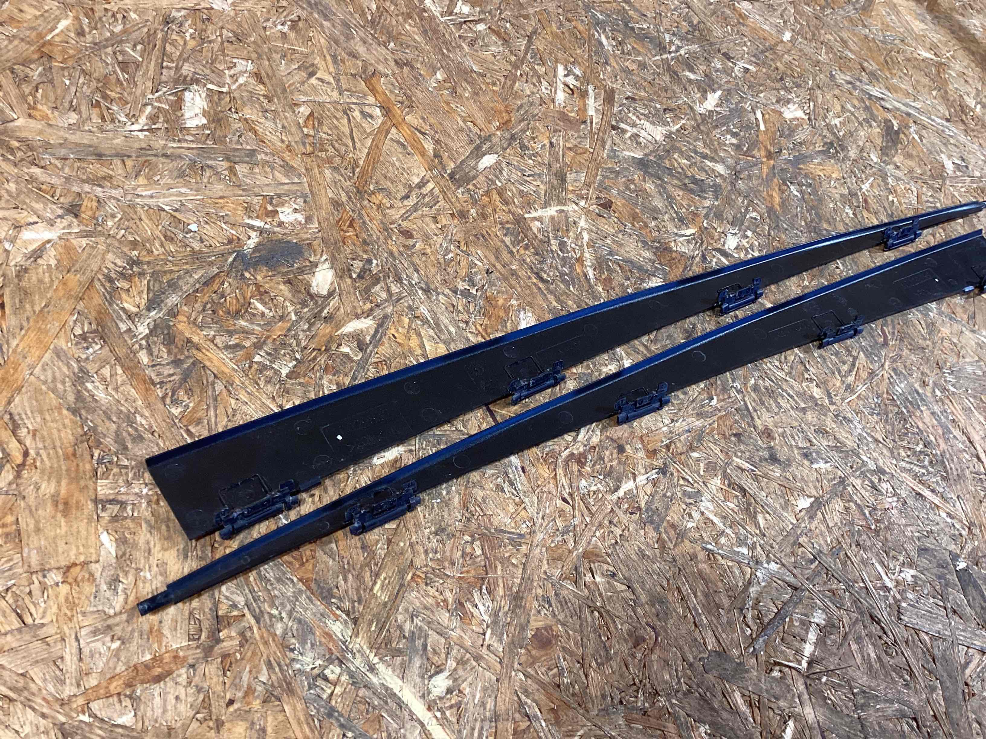 Уплотнитель стекла/двери Porsche Panamera 030326-104