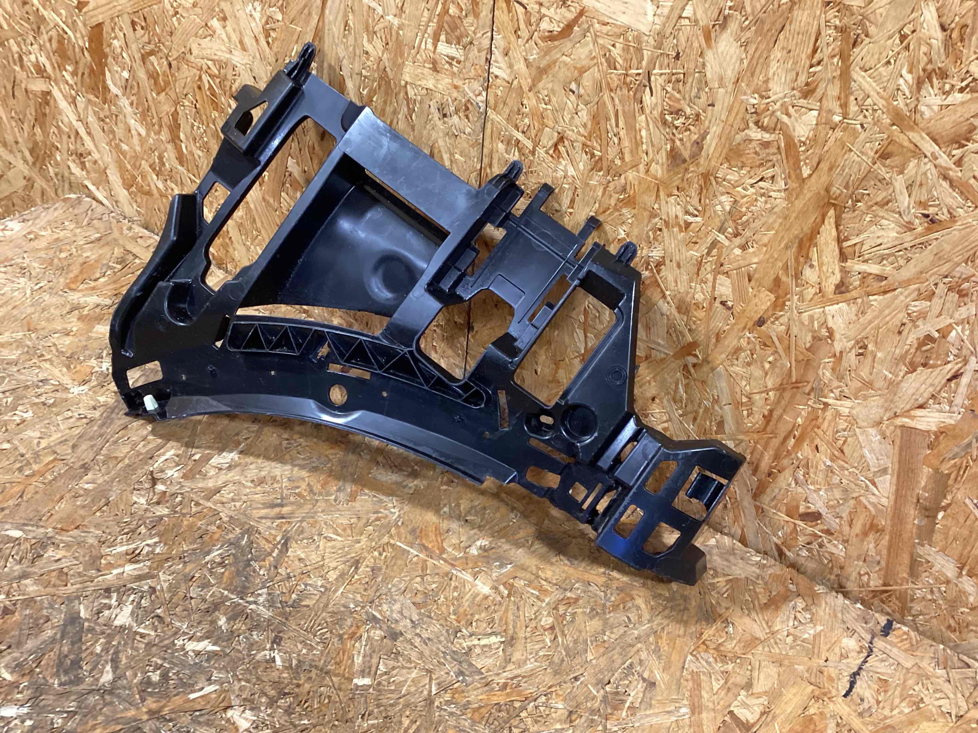 Крепление бампера Porsche Cayenne 030326-109