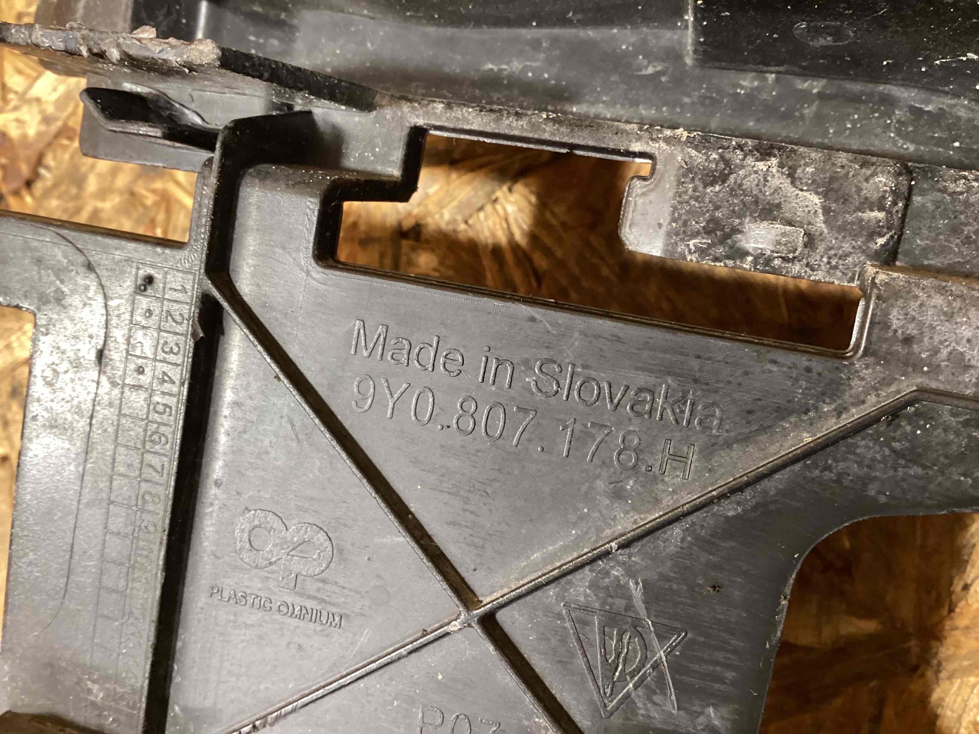 Крепление бампера Porsche Cayenne 030326-109