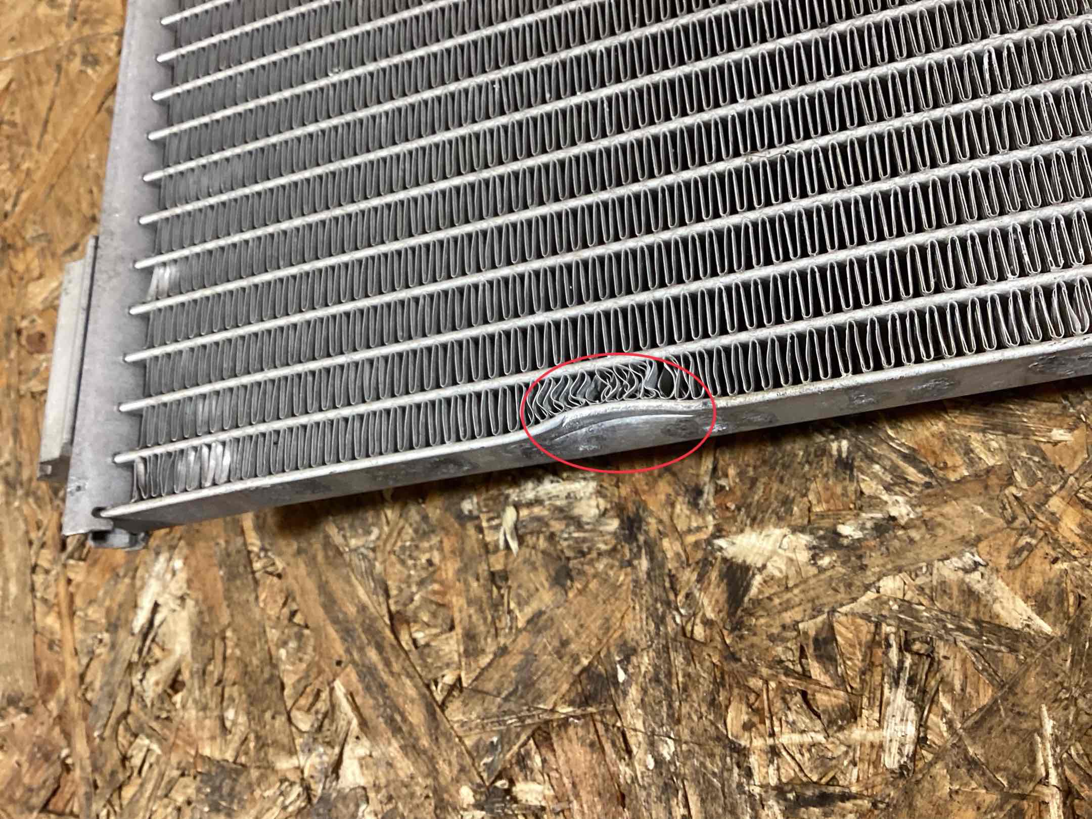 Радиатор кондиционера Porsche 911 030326-119