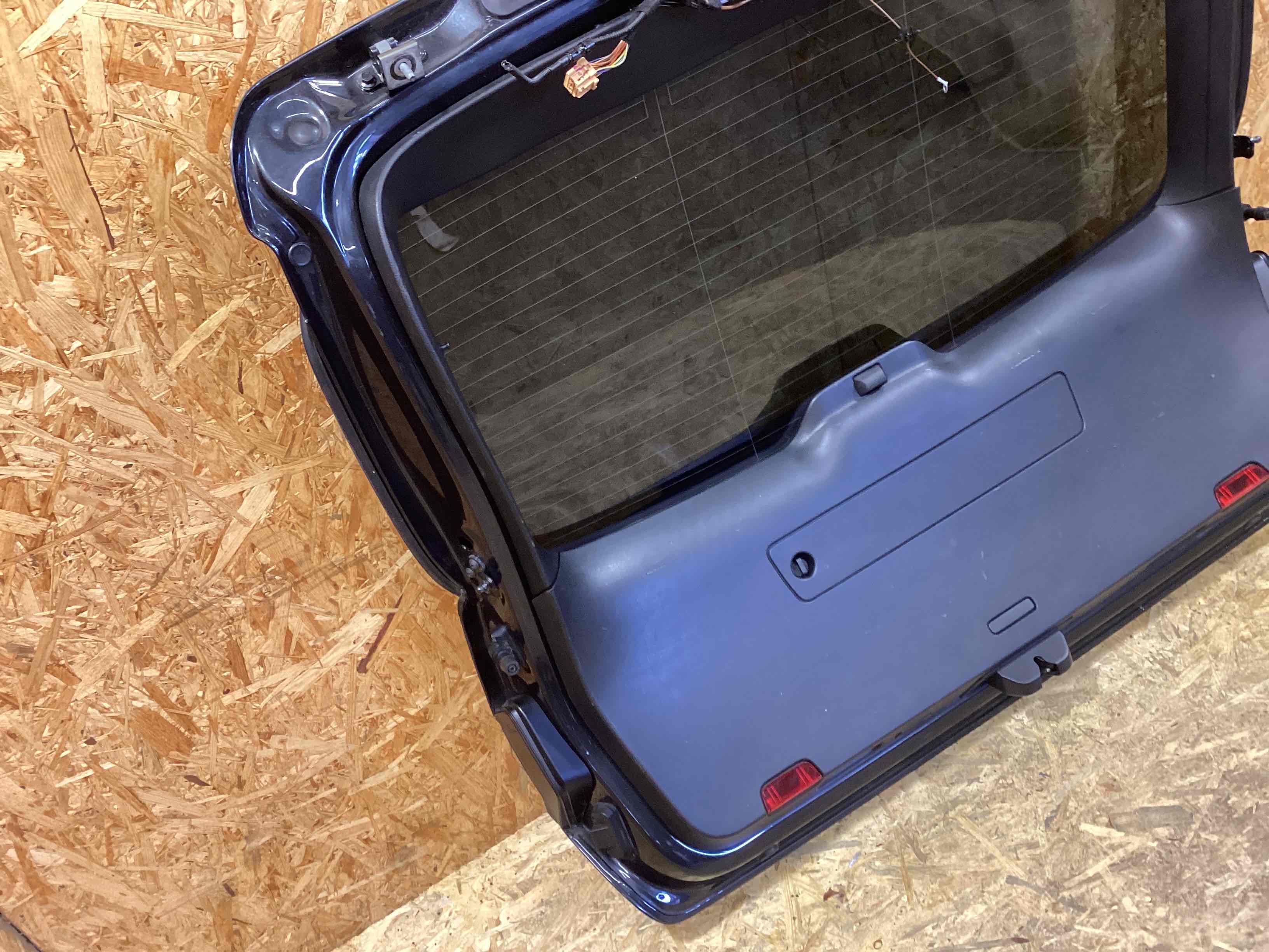 Крышка багажника, дверь багажника Porsche Macan 030426-102