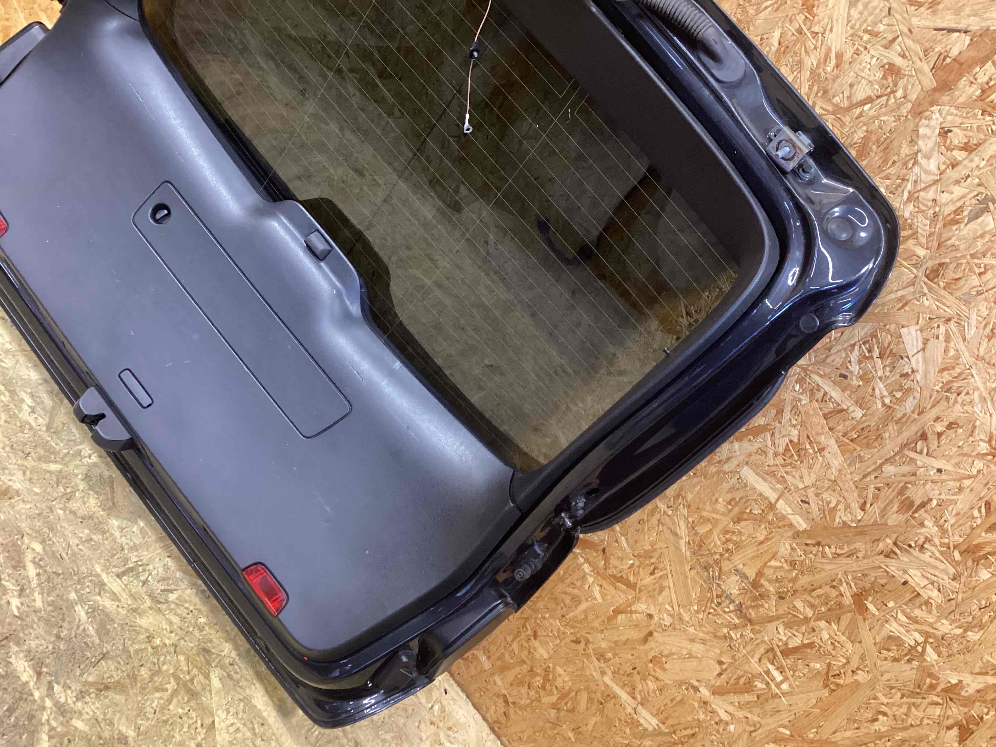 Крышка багажника, дверь багажника Porsche Macan 030426-102