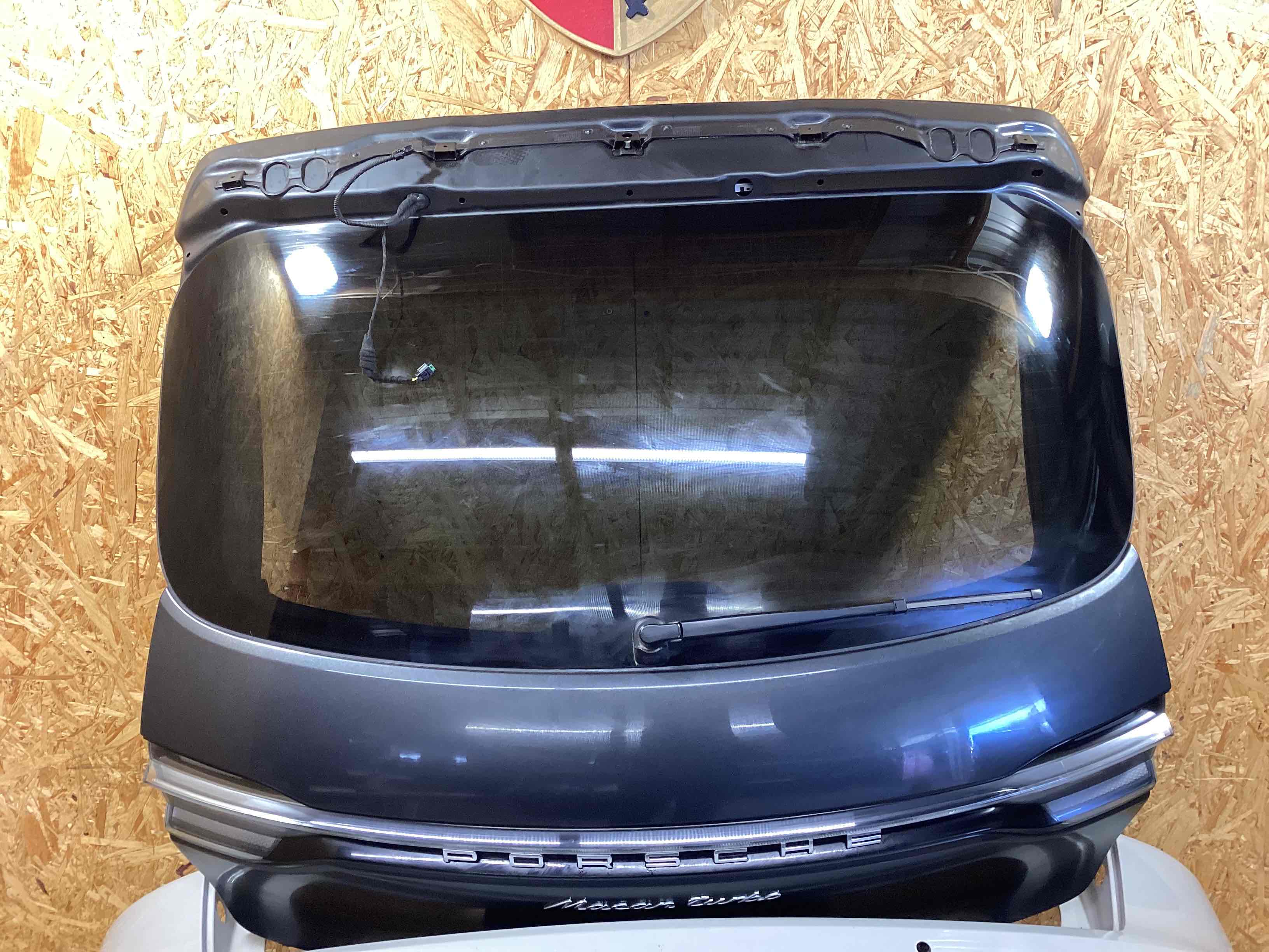 Крышка багажника, дверь багажника Porsche Macan 030426-102