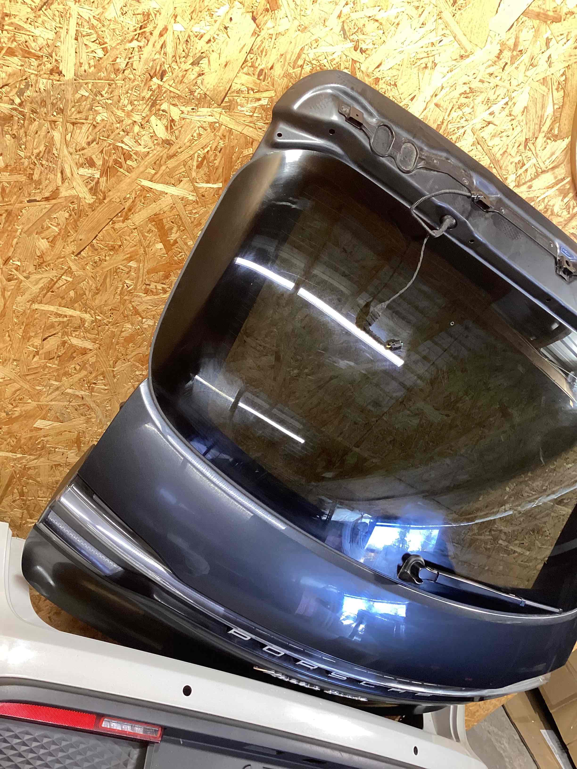 Крышка багажника, дверь багажника Porsche Macan 030426-102