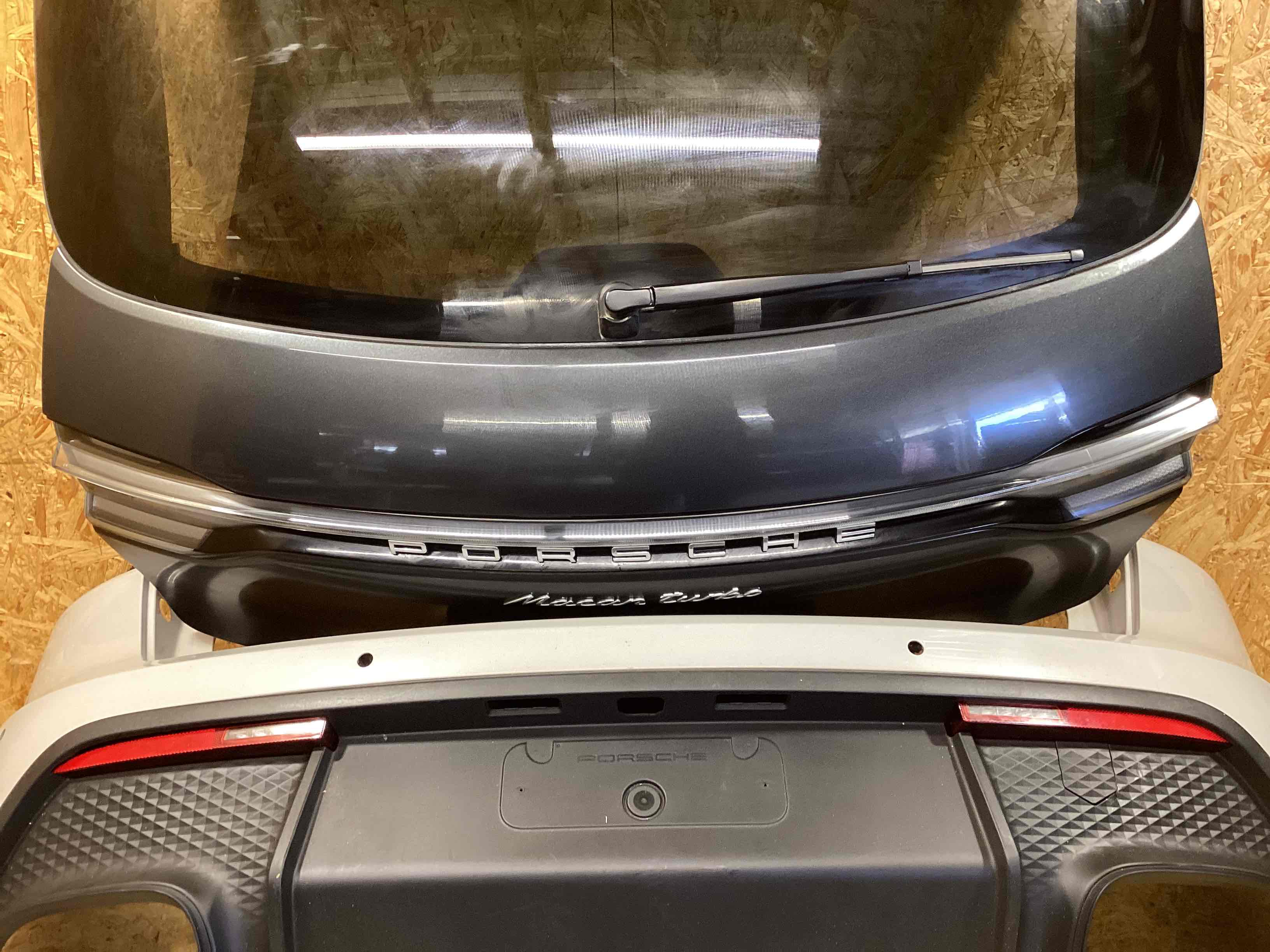 Крышка багажника, дверь багажника Porsche Macan 030426-102