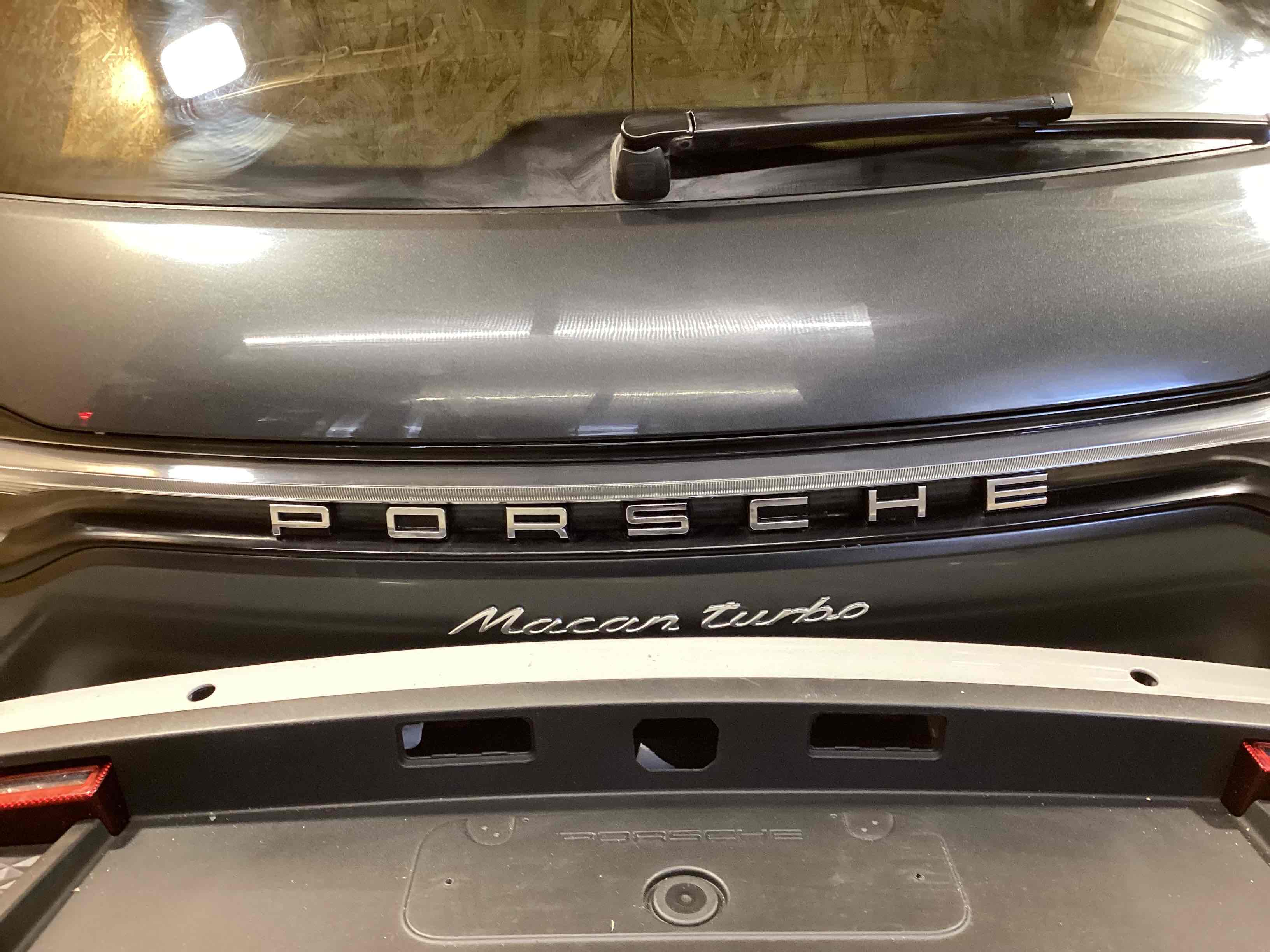 Крышка багажника, дверь багажника Porsche Macan 030426-102
