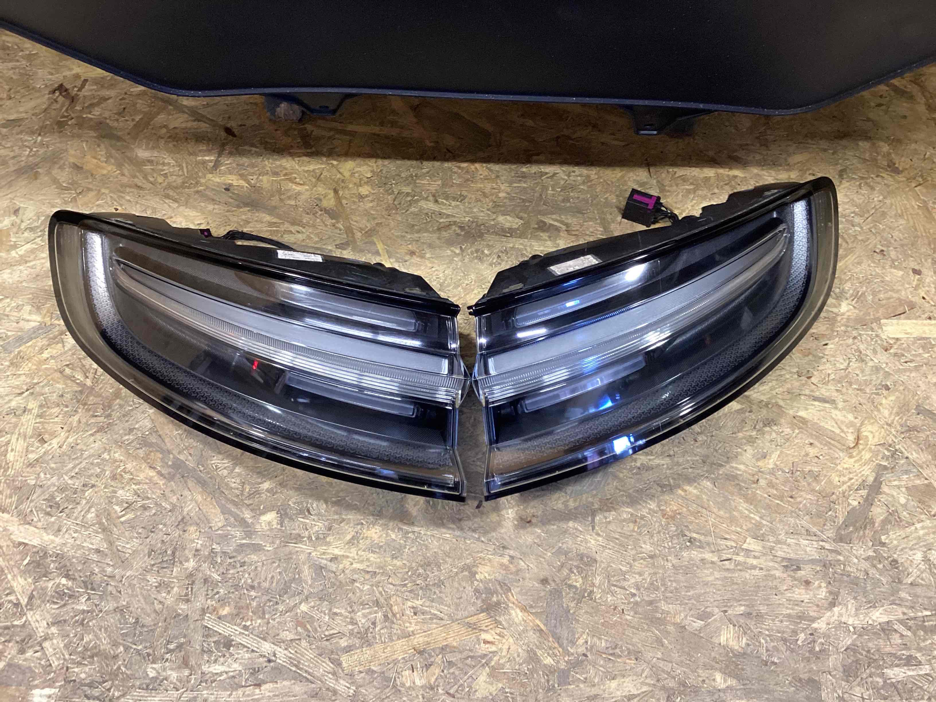 Крышка багажника, дверь багажника Porsche Macan 030426-102