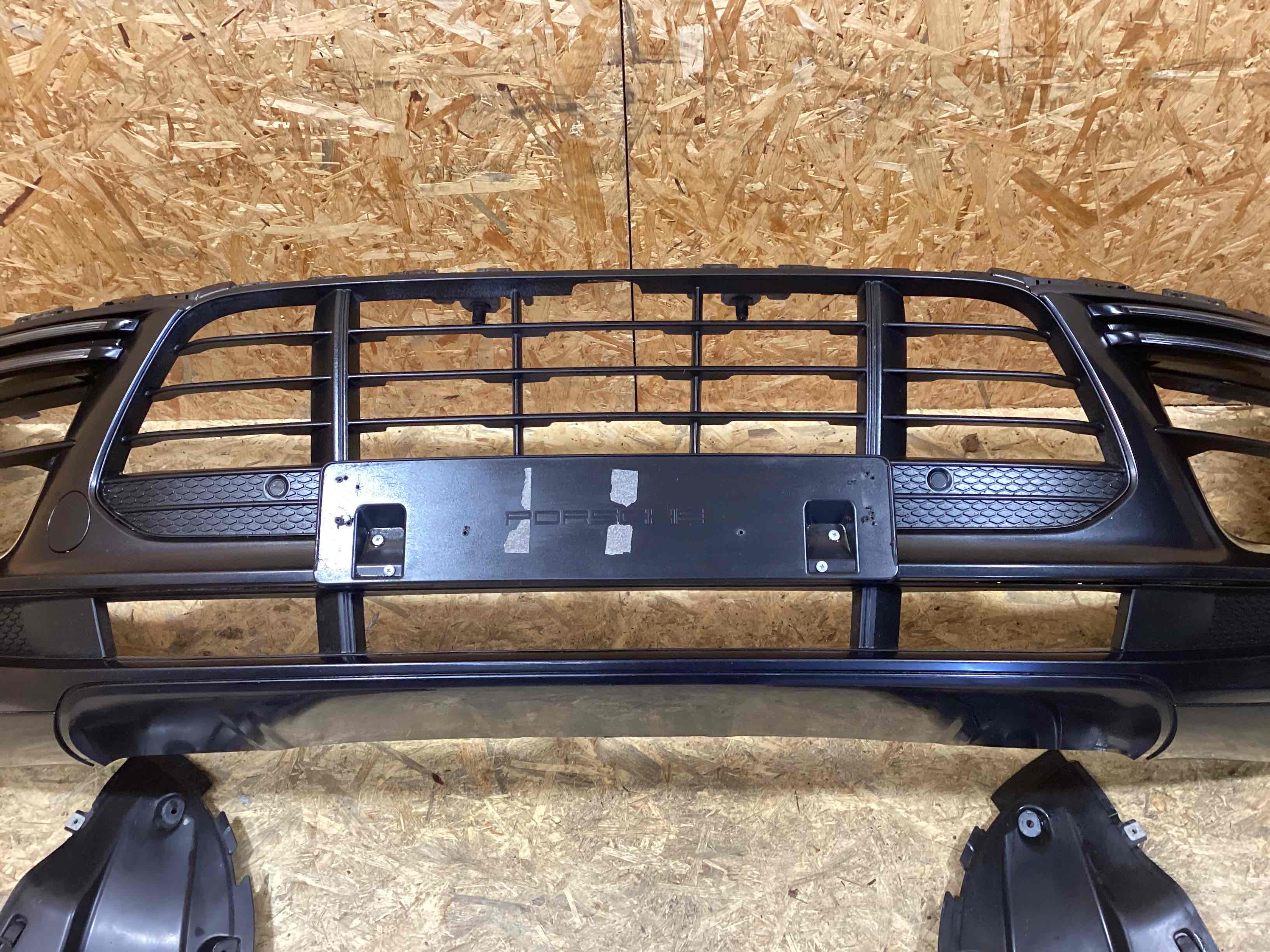 Бампер передний Porsche Macan 030426-103