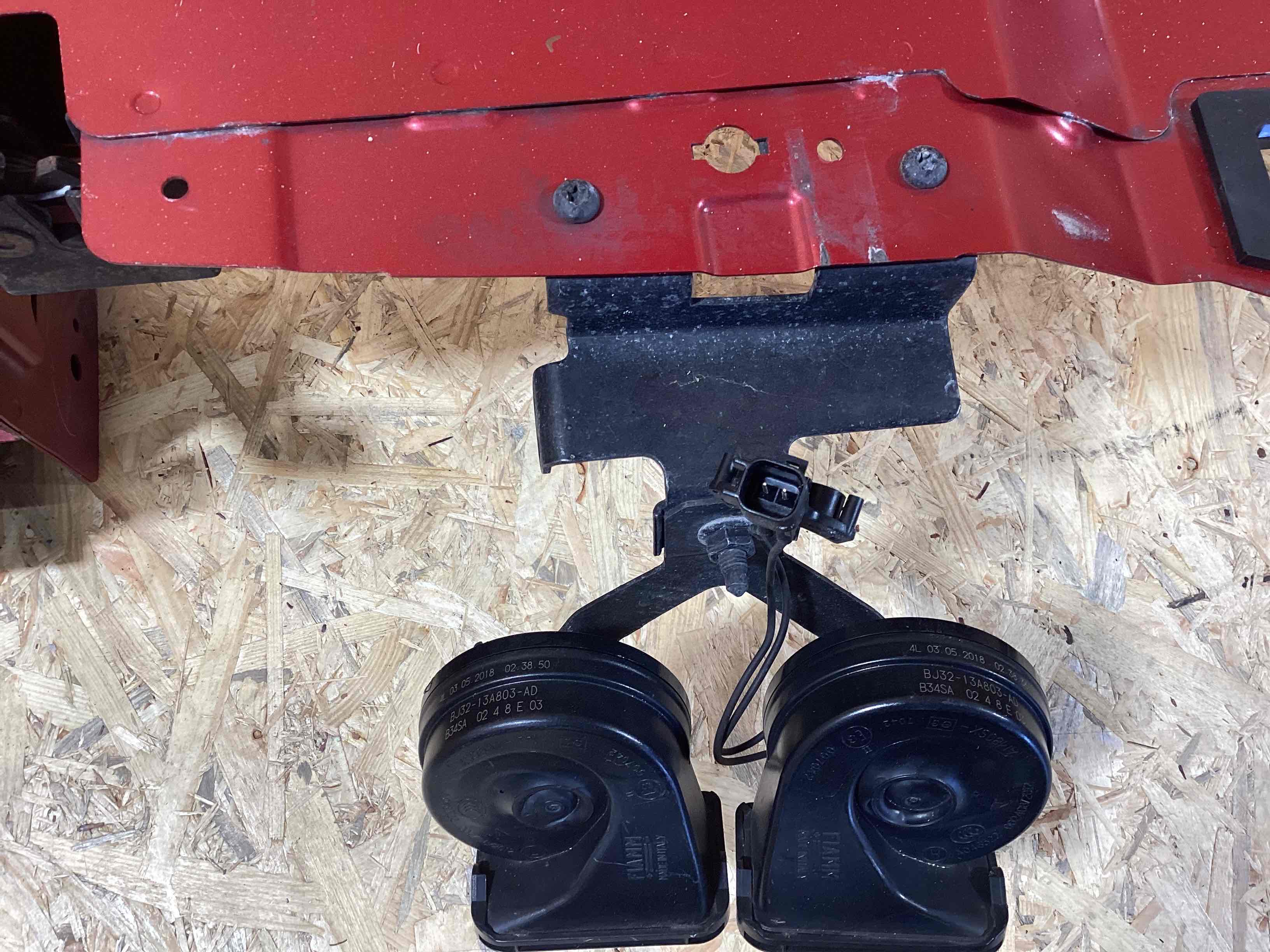 Передняя панель крепления облицовки (телевизор) Land Rover Discovery Sport L550 030426-104