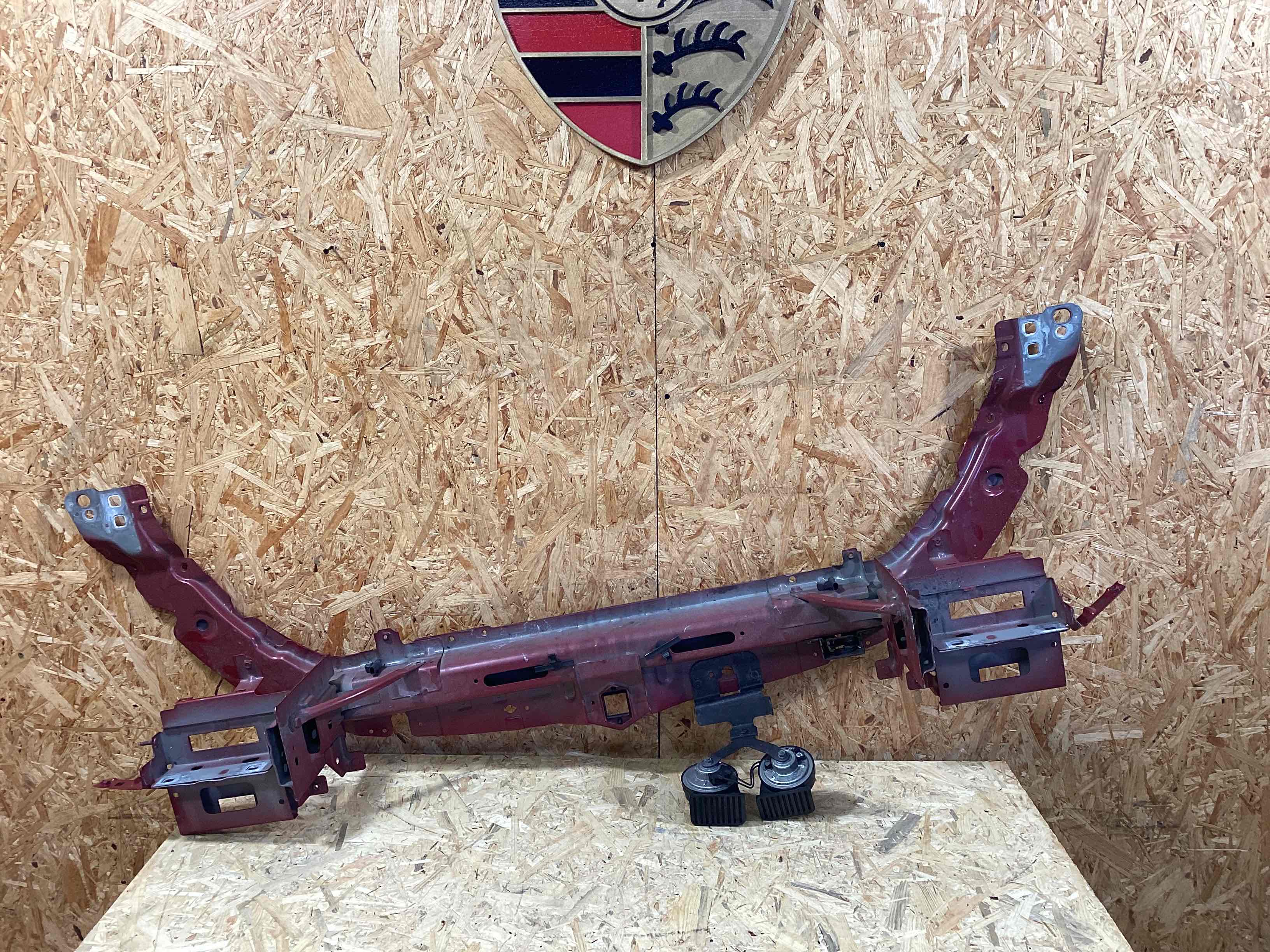 Передняя панель крепления облицовки (телевизор) Land Rover Discovery Sport L550 030426-104