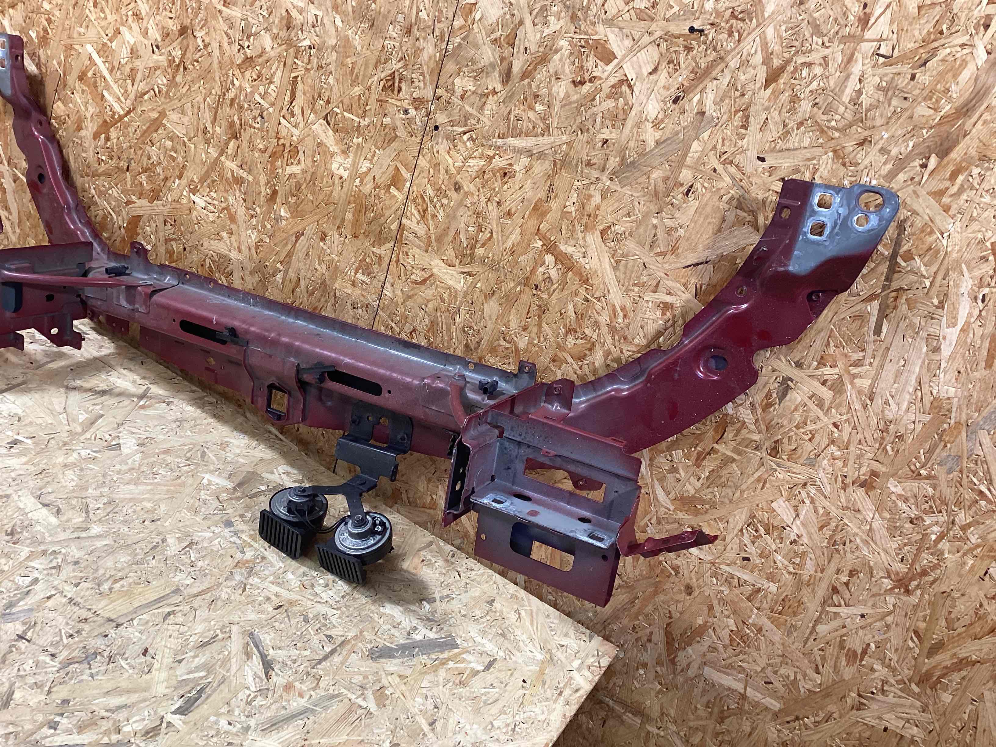 Передняя панель крепления облицовки (телевизор) Land Rover Discovery Sport L550 030426-104