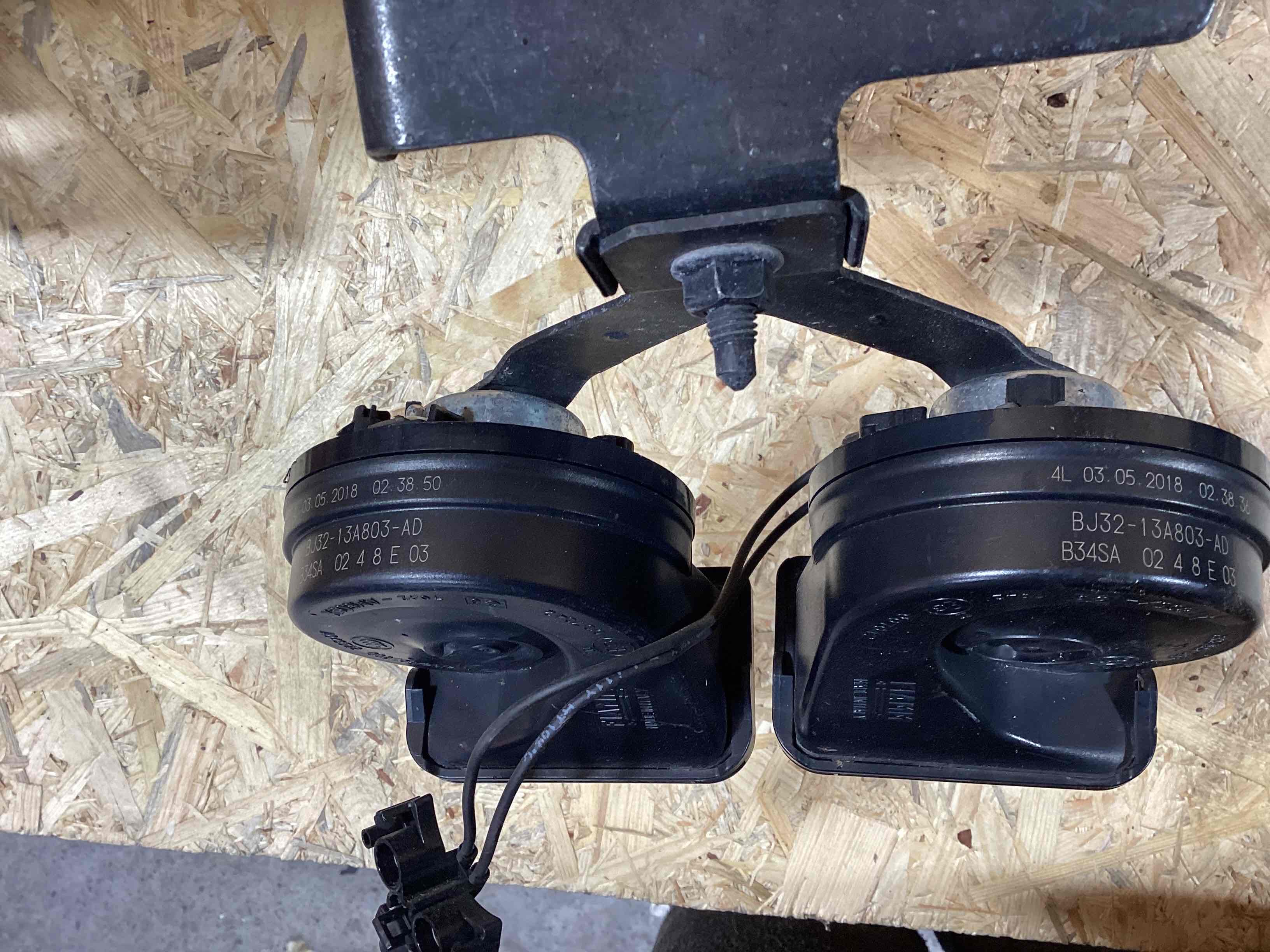 Передняя панель крепления облицовки (телевизор) Land Rover Discovery Sport L550 030426-104