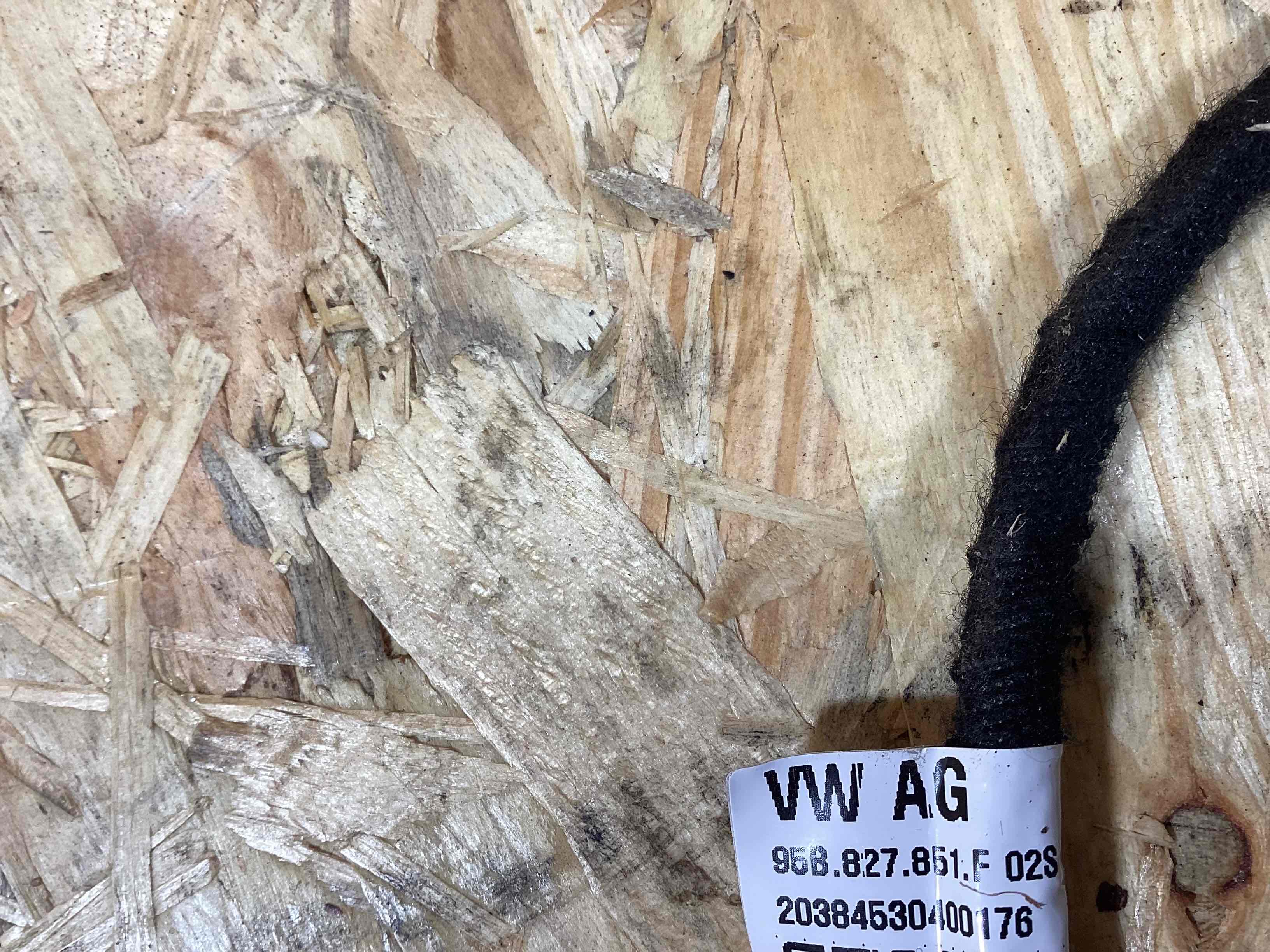 Амортизатор крышки (двери) багажника Porsche Macan 030426-106