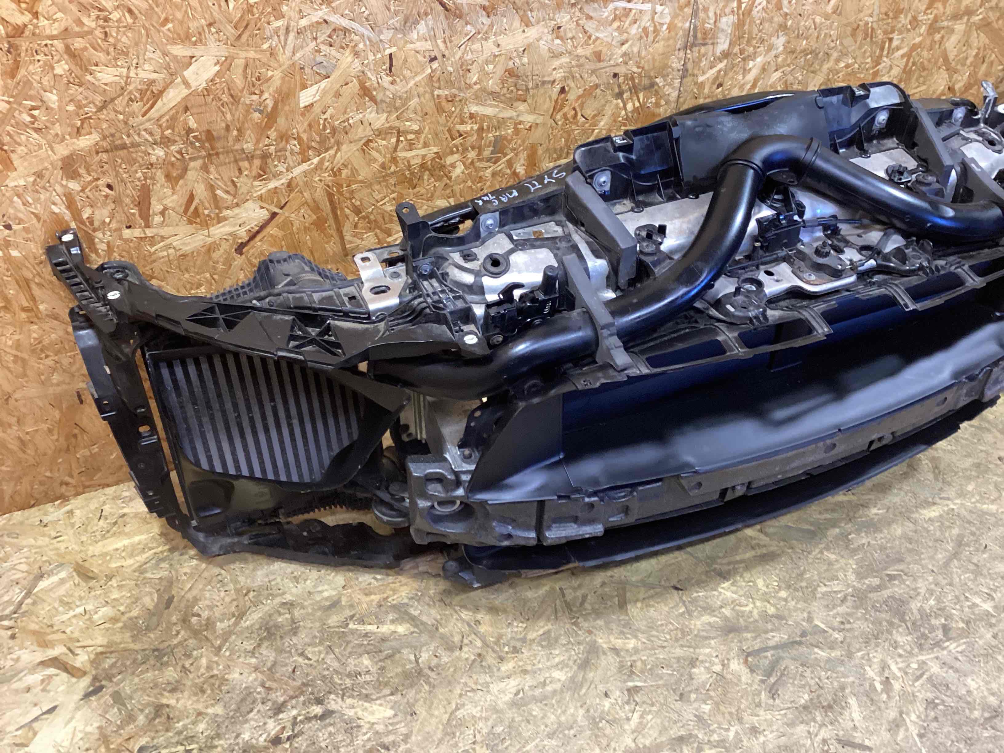 Передняя панель крепления облицовки (телевизор) Porsche Macan 030426-107