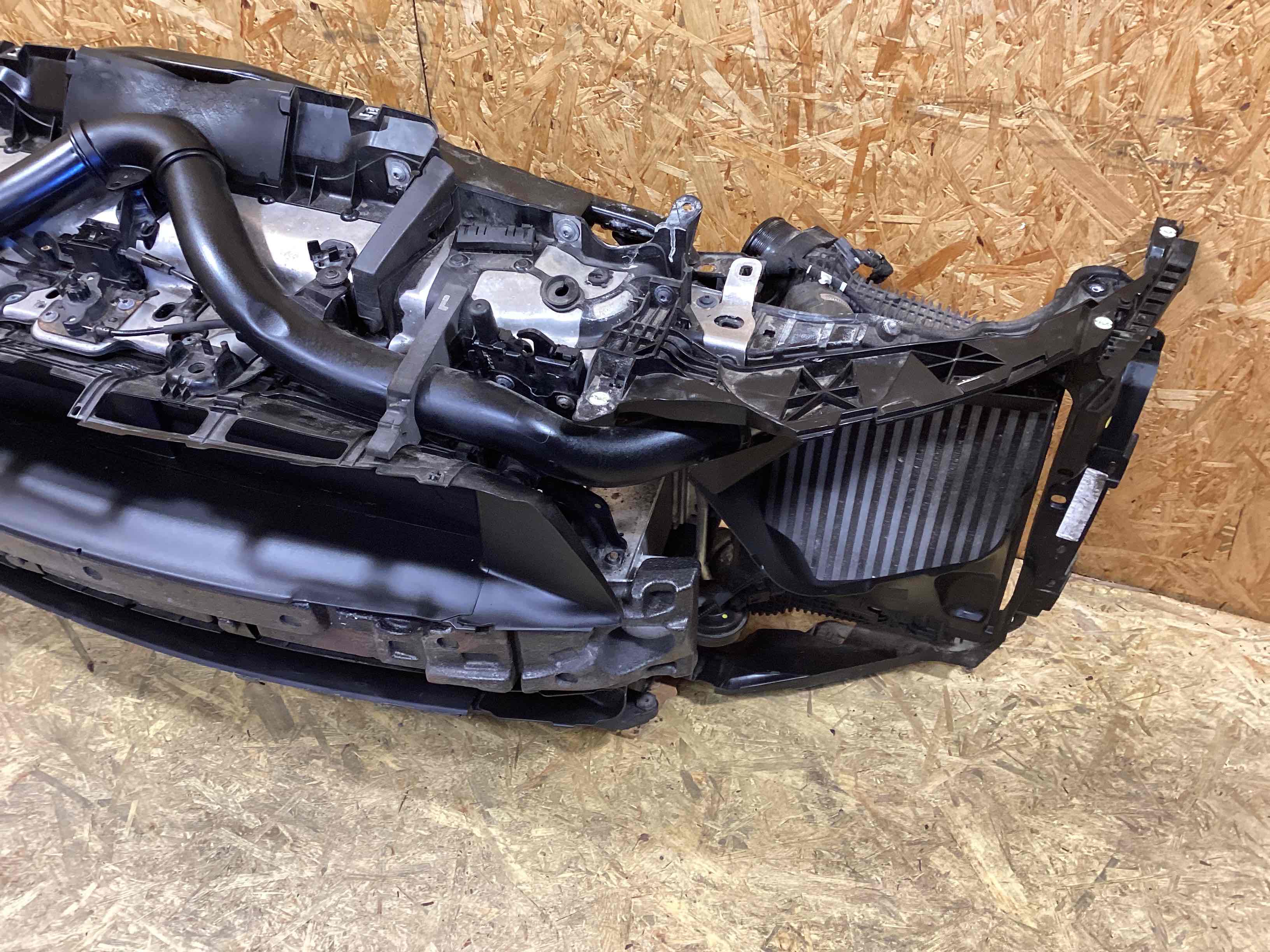 Передняя панель крепления облицовки (телевизор) Porsche Macan 030426-107