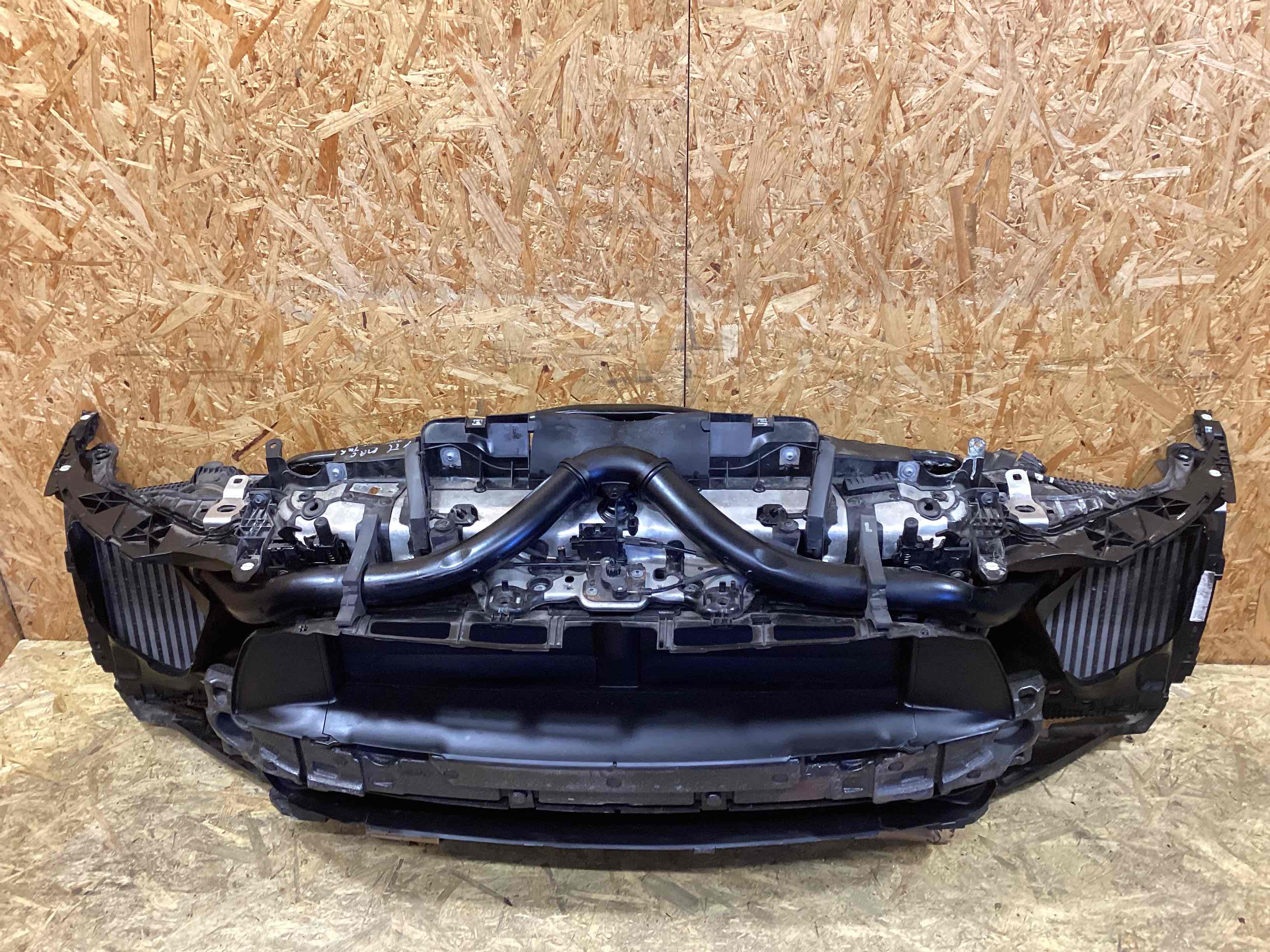 Передняя панель крепления облицовки (телевизор) Porsche Macan 030426-107