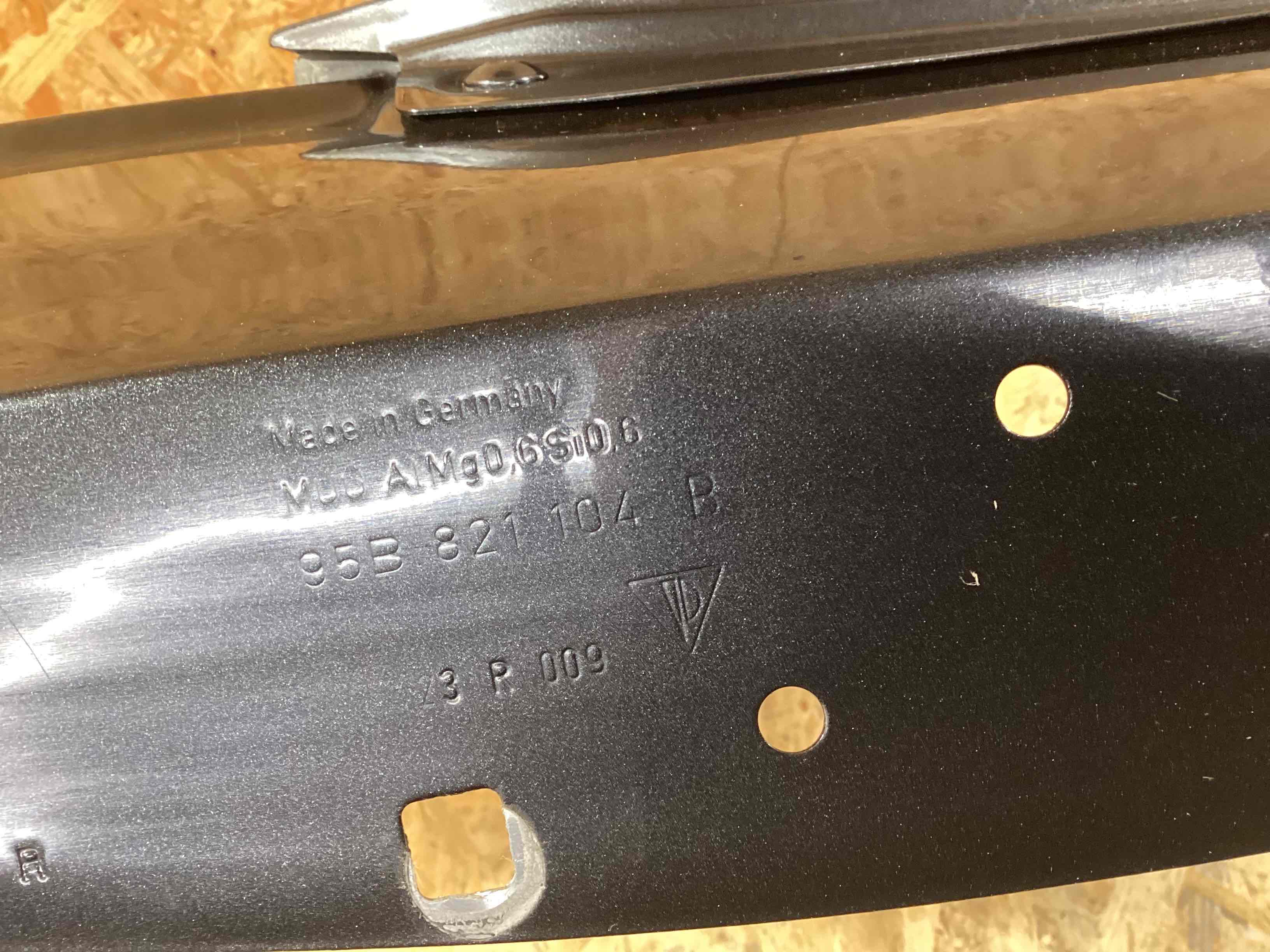 Крыло переднее правое Porsche Macan 030426-108