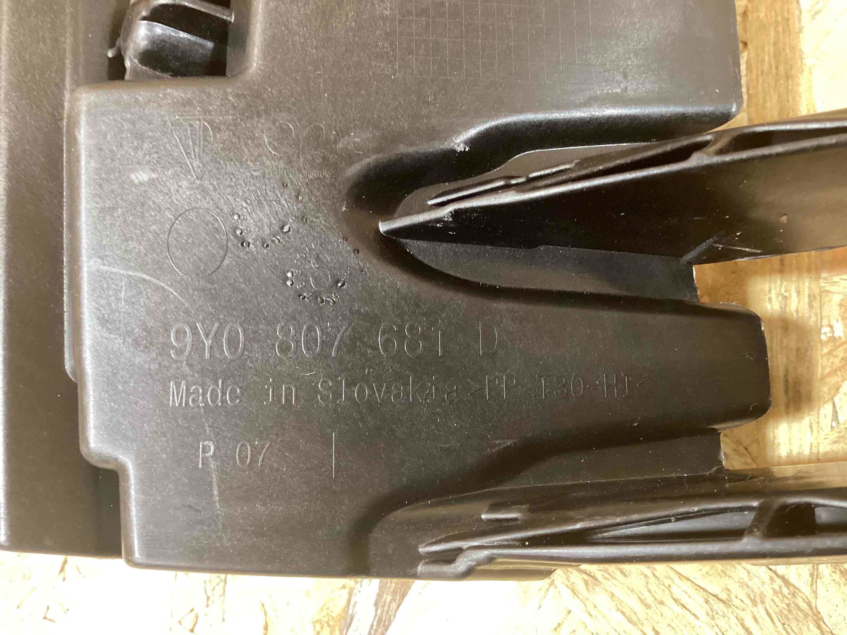 Заглушка, вставка (решетка) в бампер Porsche Cayenne 030726-110
